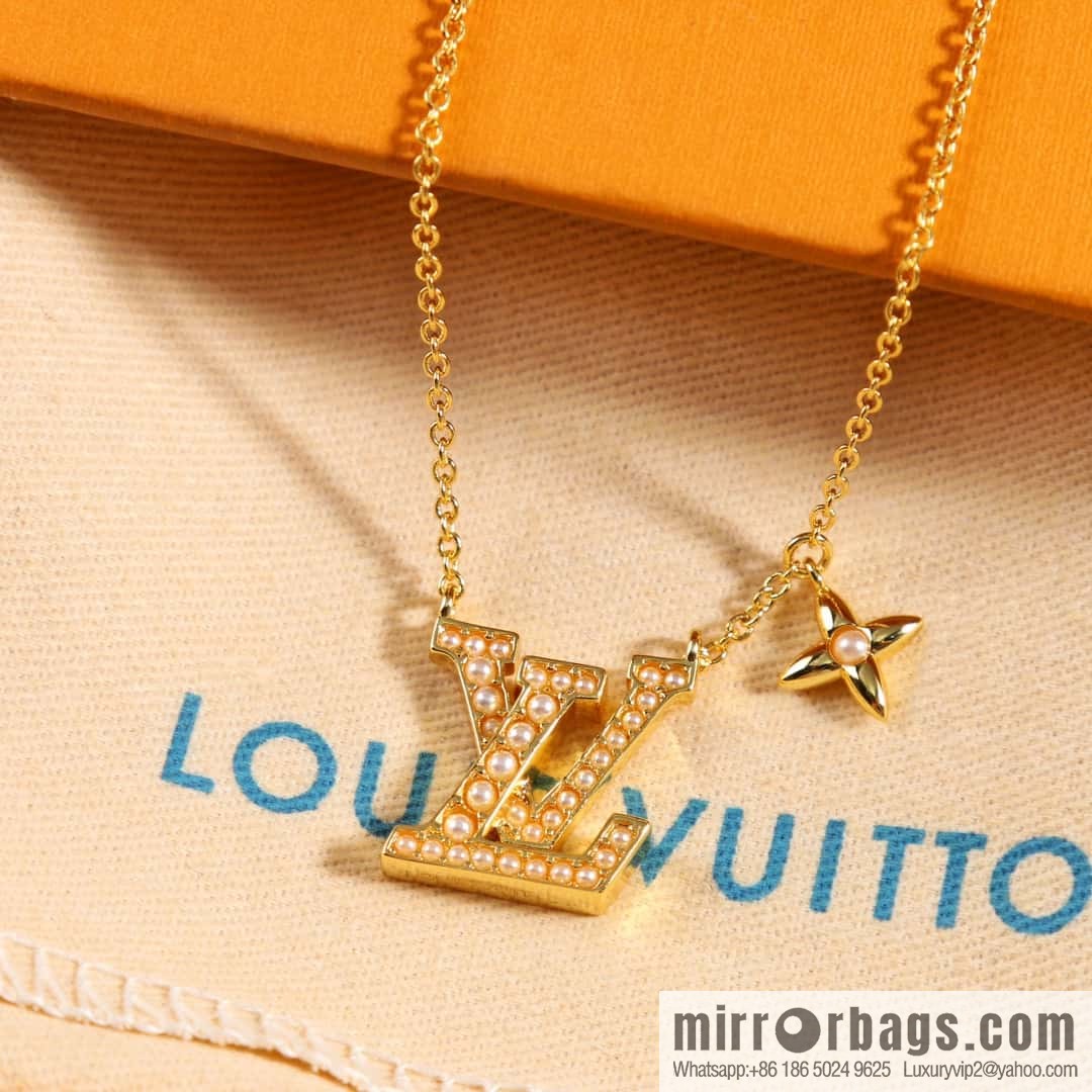 Louis Vuitton Louis Vuitton LV ICONIC PEARLS Pearl Letter Necklace