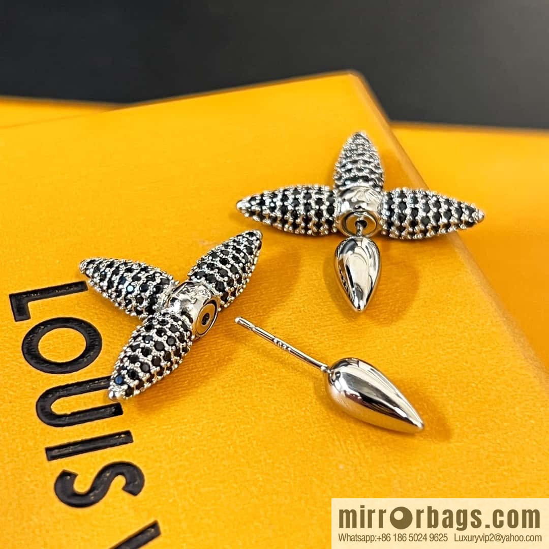 Louis Vuitton Louis Vuitton LV Macro Floral, stud earrings
