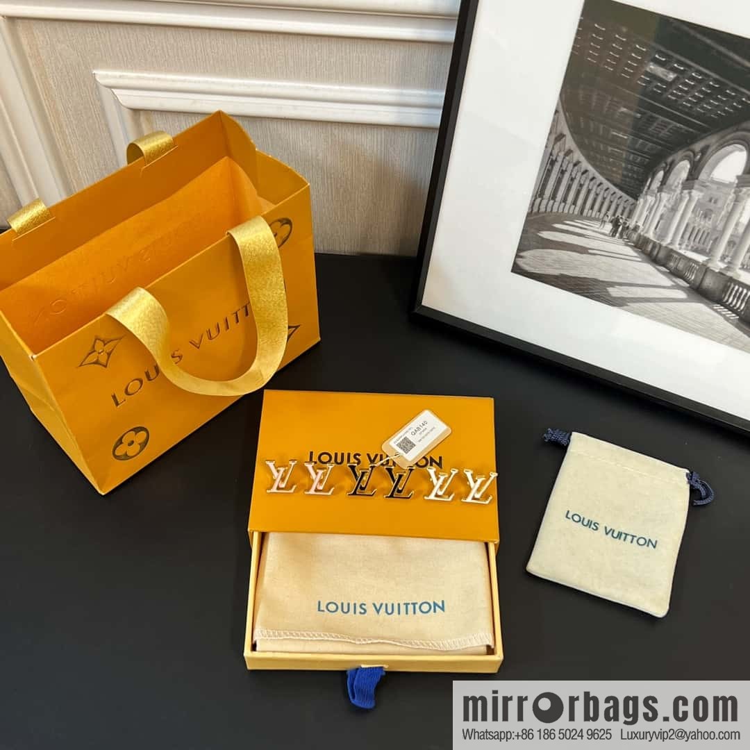 Louis Vuitton Louis Vuitton LV ICONIC enamel, letter, stud earrings