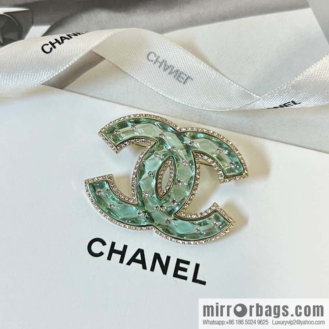 New ☑️ Chanel double c green acrylic brooch with diamond