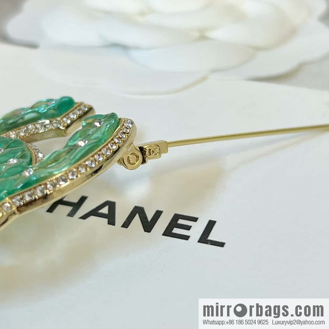 New ☑️ Chanel double c green acrylic brooch with diamond