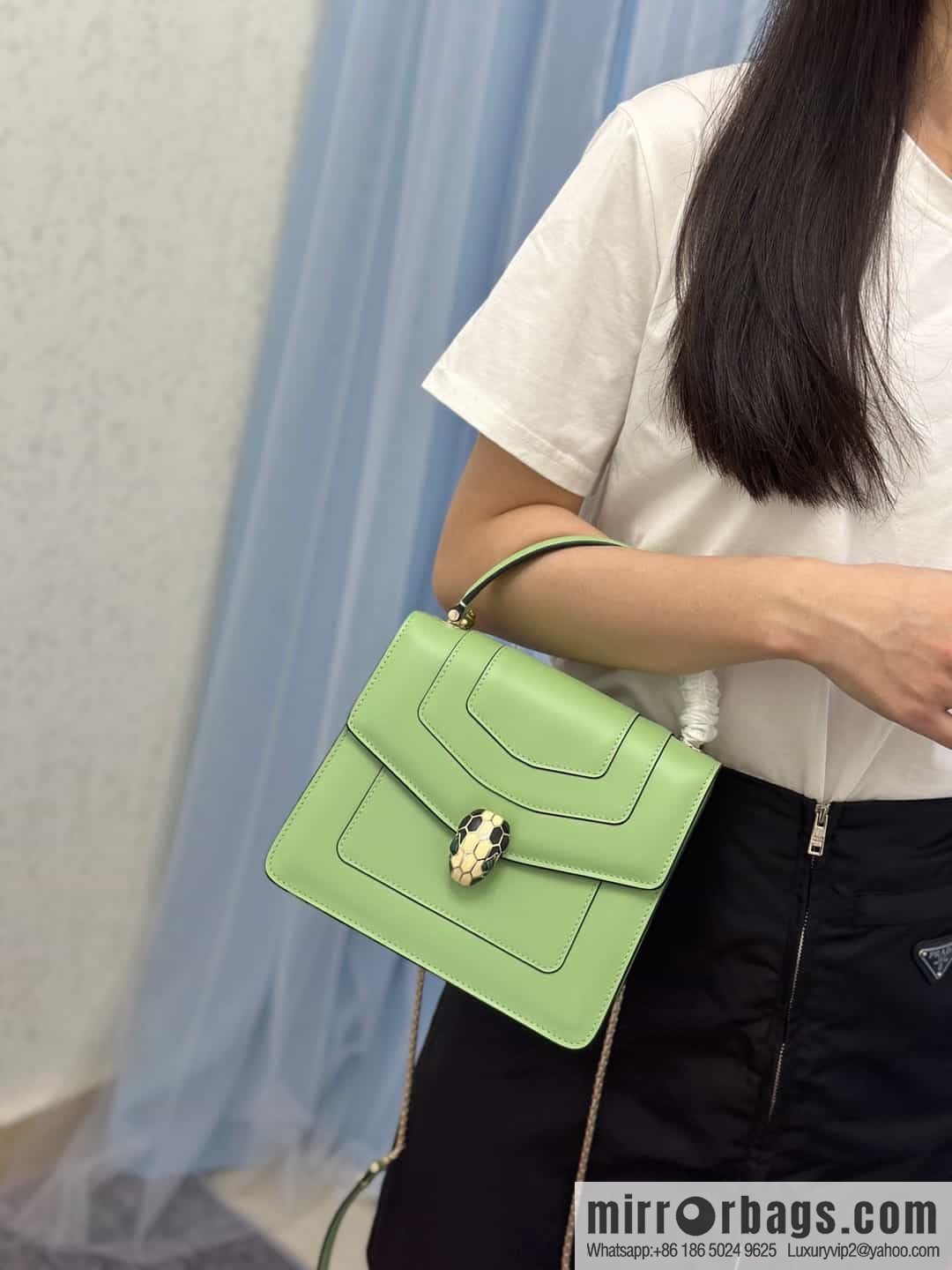 [Bvlgari] Bulgari counter hot-selling Serpenti Forever wrist organ bag model number: 38329