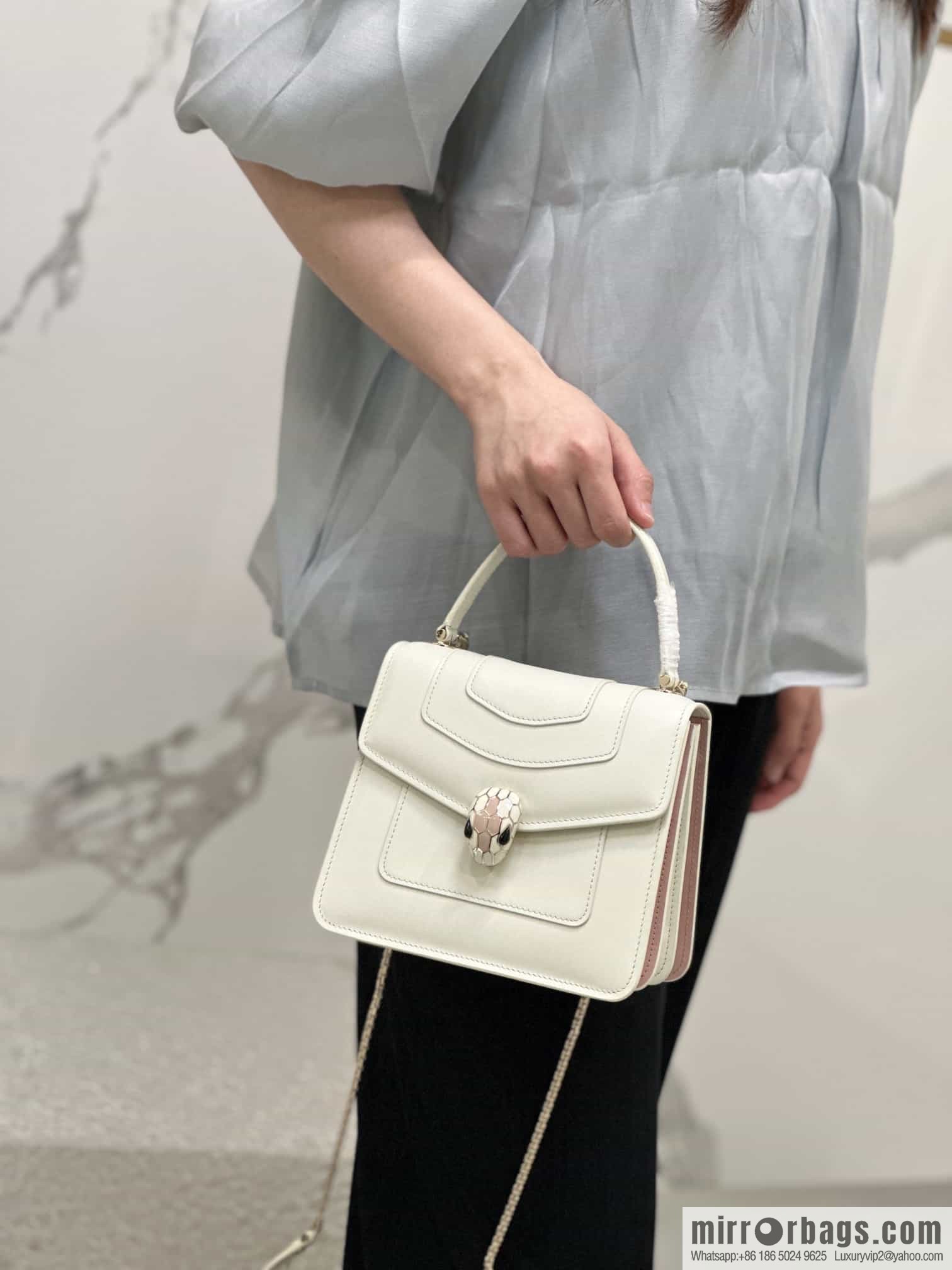 [Bvlgari] Bulgari counter hot-selling Serpenti Forever wrist organ bag model number: 38329
