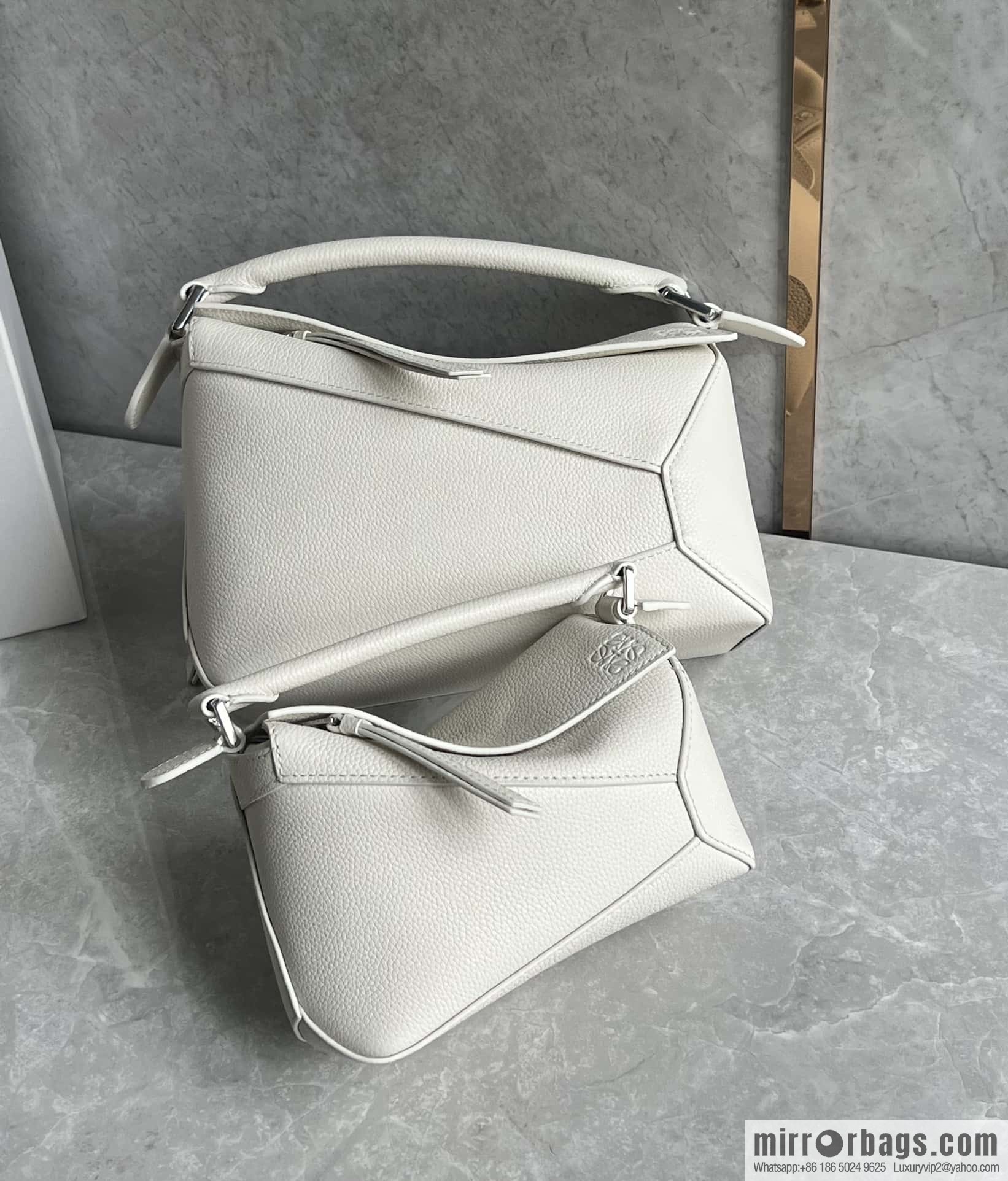 LOEWE Puzzle 24CM bag leather small geometric bag 0681 white