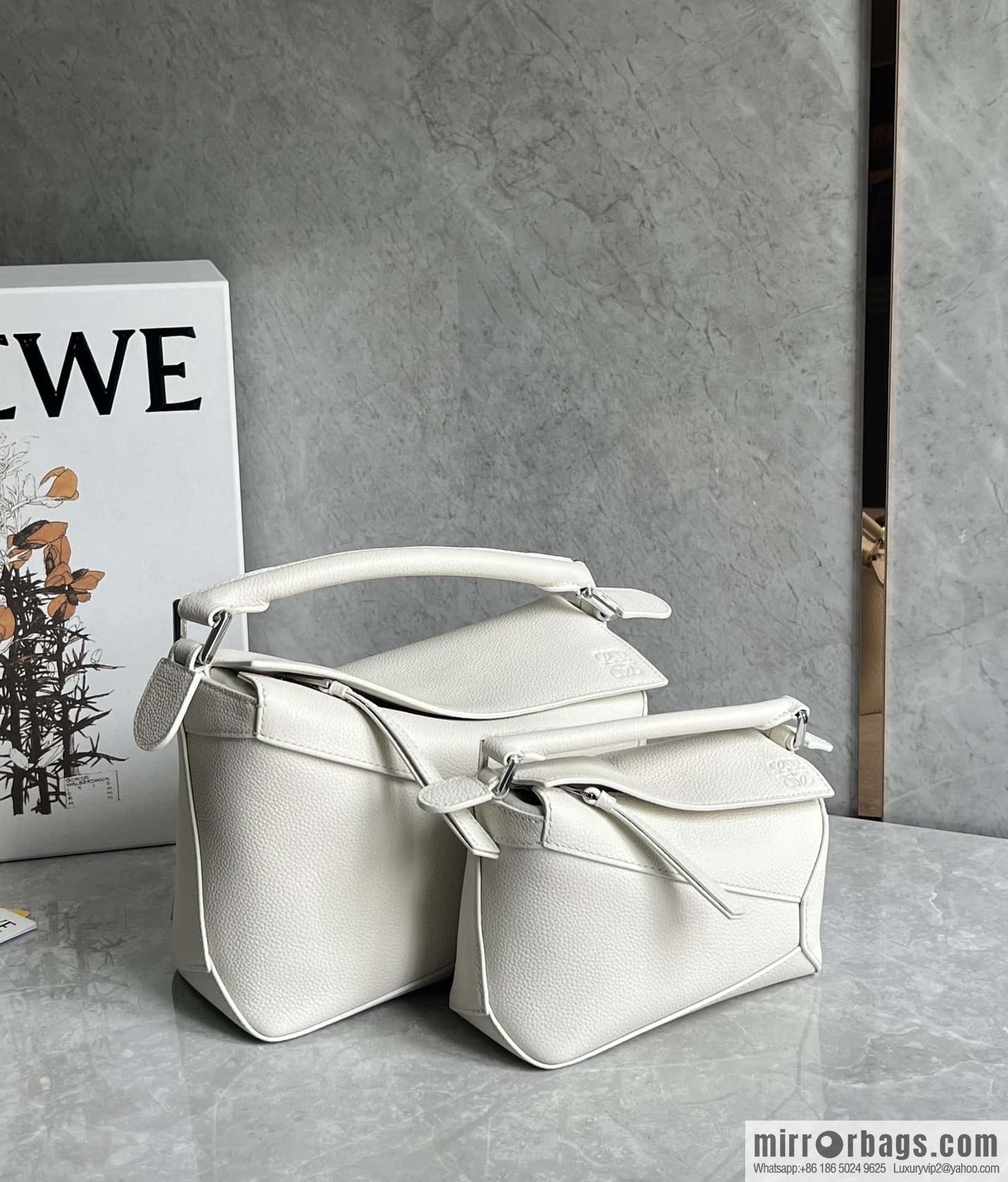 LOEWE Puzzle 24CM bag leather small geometric bag 0681 white