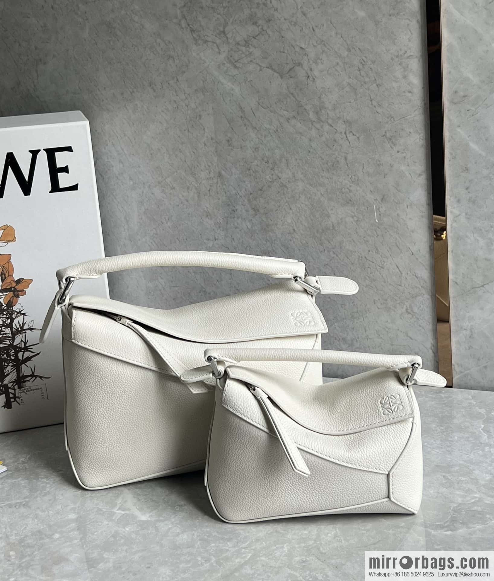 LOEWE Puzzle 24CM bag leather small geometric bag 0681 white