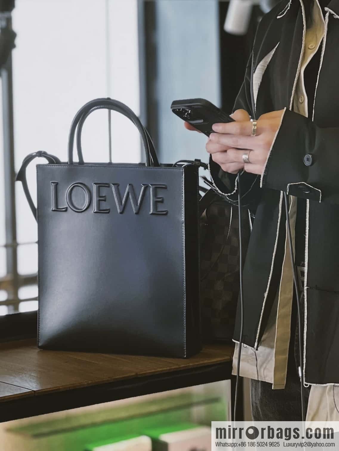 LOEWE latest show A4 tote bag tote bag 0690
