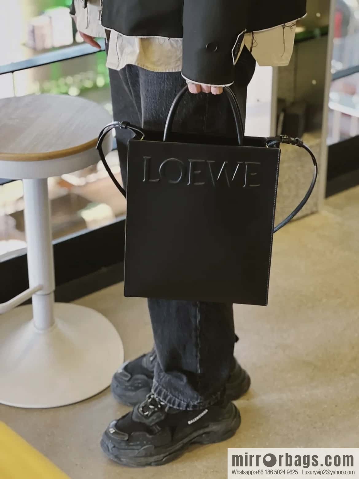 LOEWE latest show A4 tote bag tote bag 0690