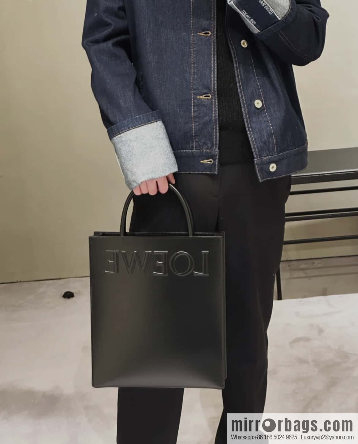 LOEWE latest show A4 tote bag tote bag 0690