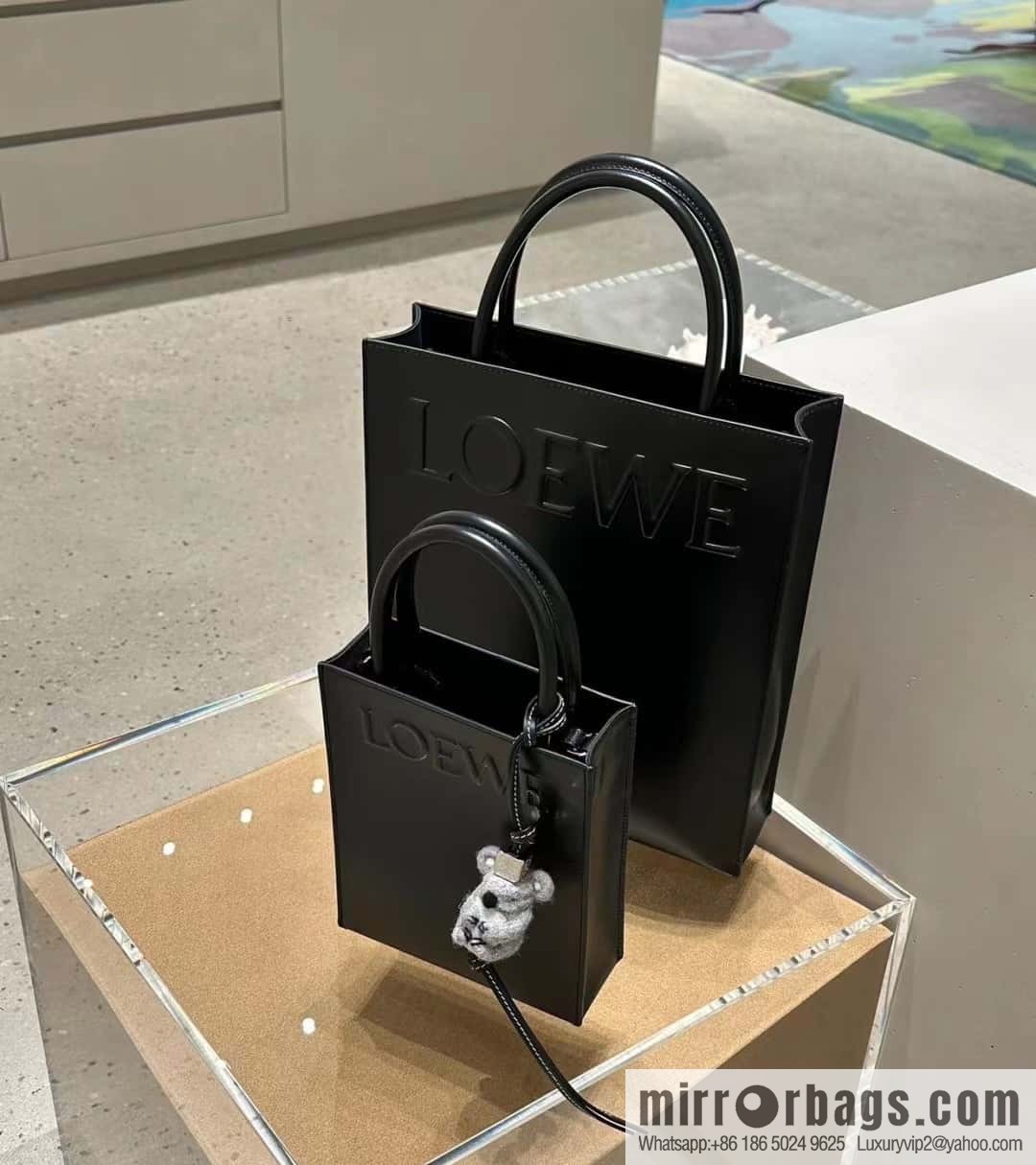 LOEWE latest show A4 tote bag tote bag 0690