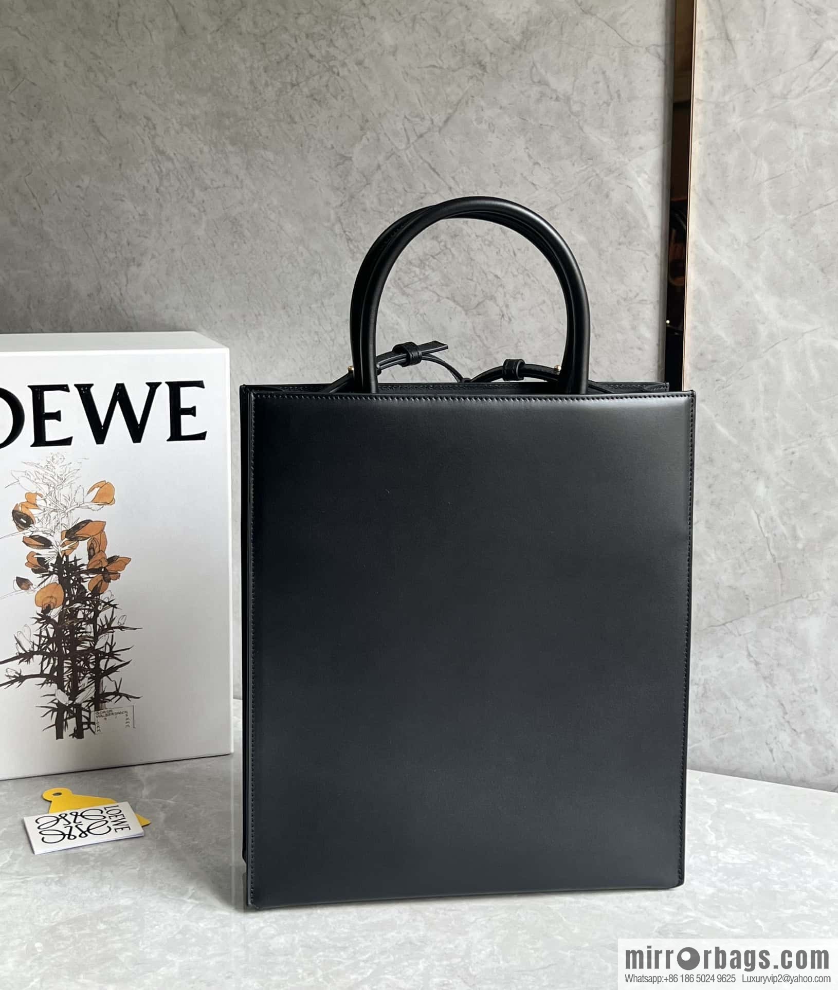 LOEWE latest show A4 tote bag tote bag 0690