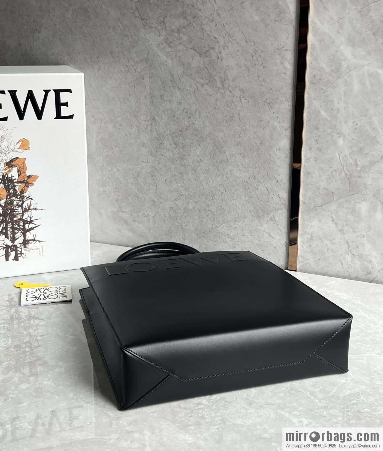 LOEWE latest show A4 tote bag tote bag 0690