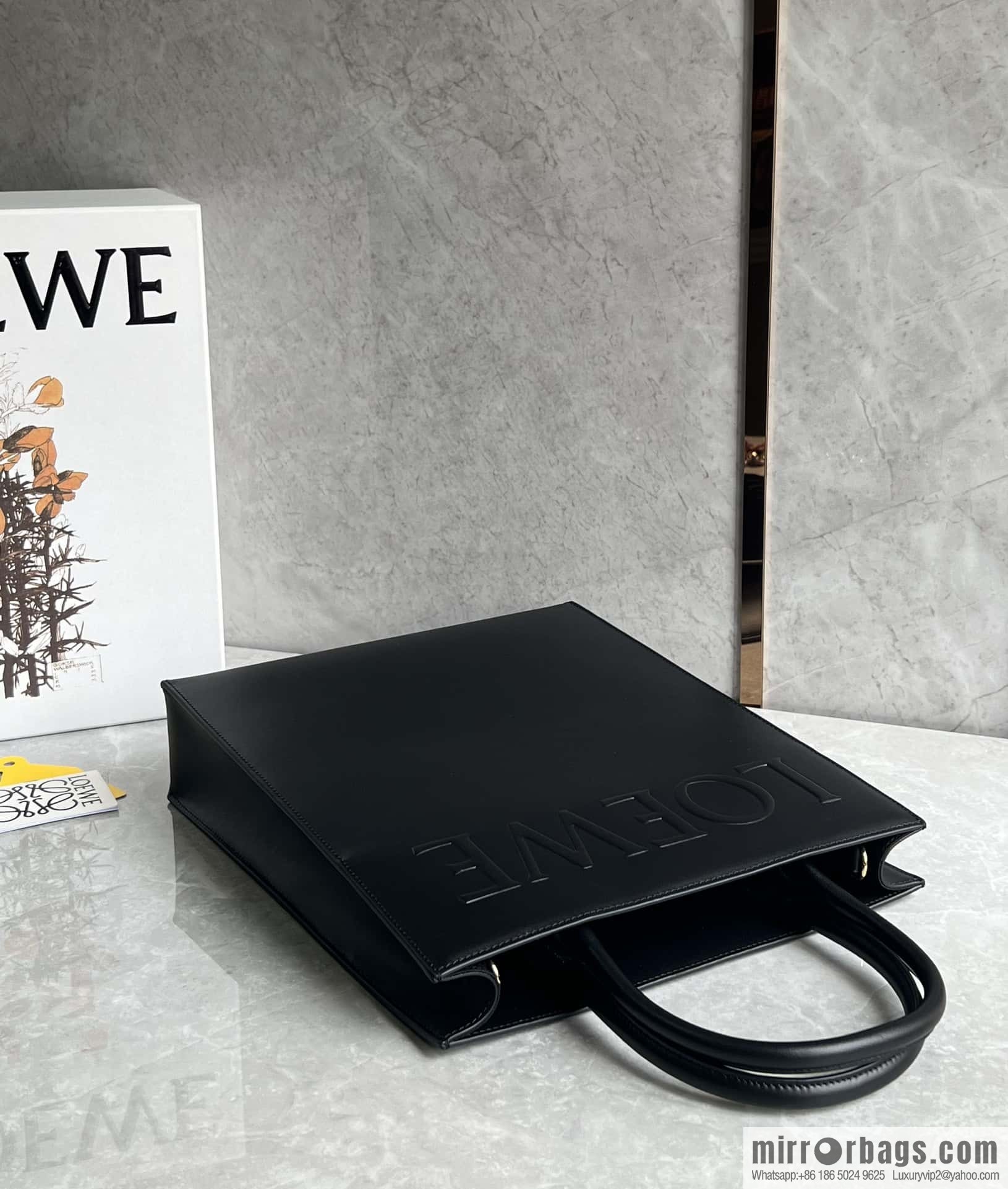 LOEWE latest show A4 tote bag tote bag 0690