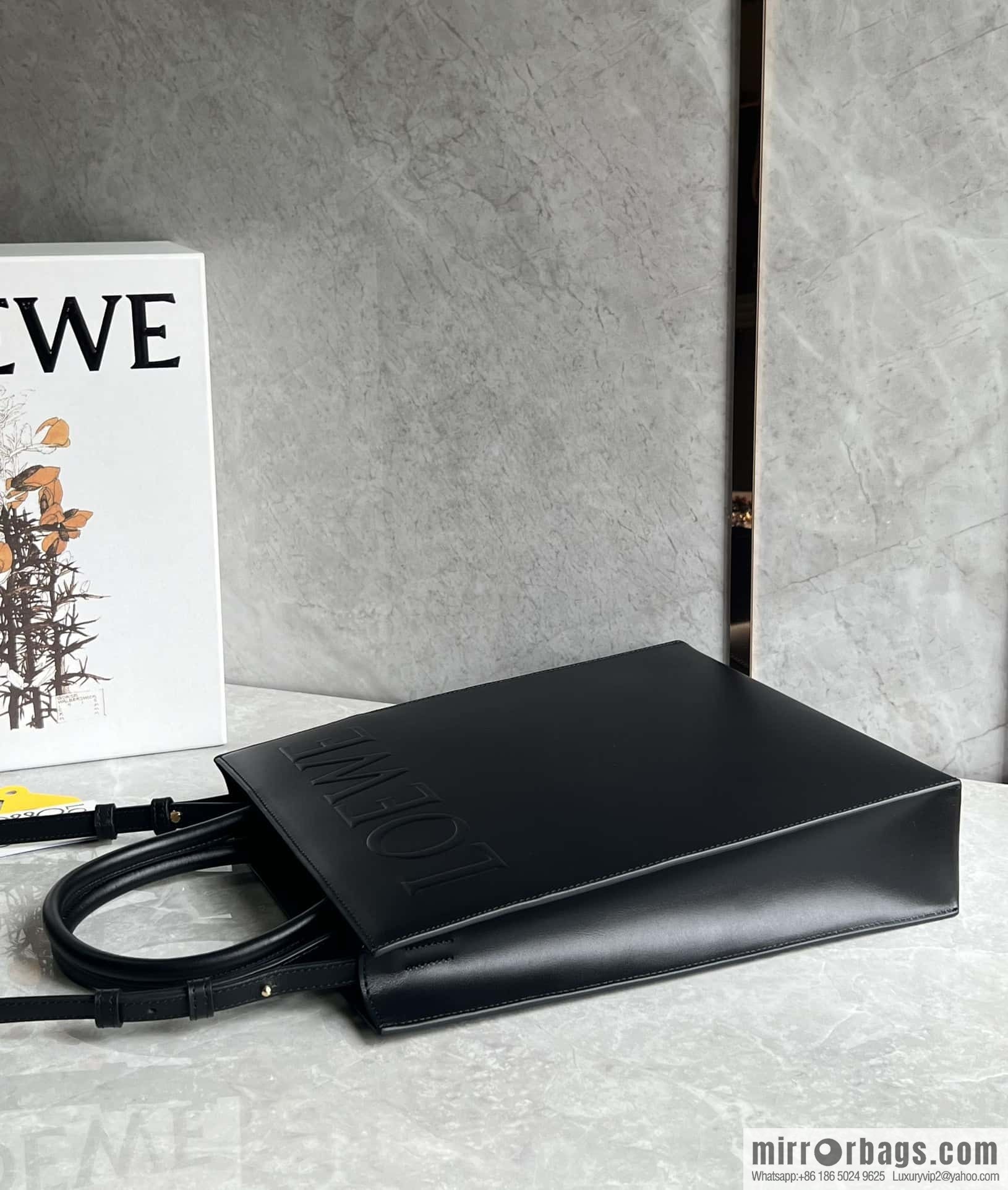 LOEWE latest show A4 tote bag tote bag 0690