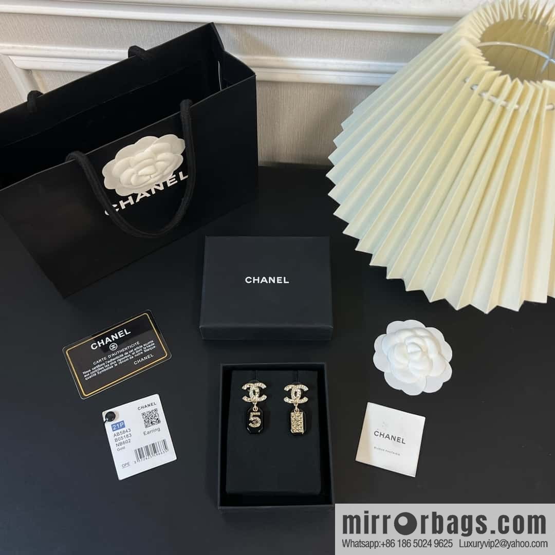 New ☑️ Chanel asymmetrical double c-bar acrylic 5-character stud earrings