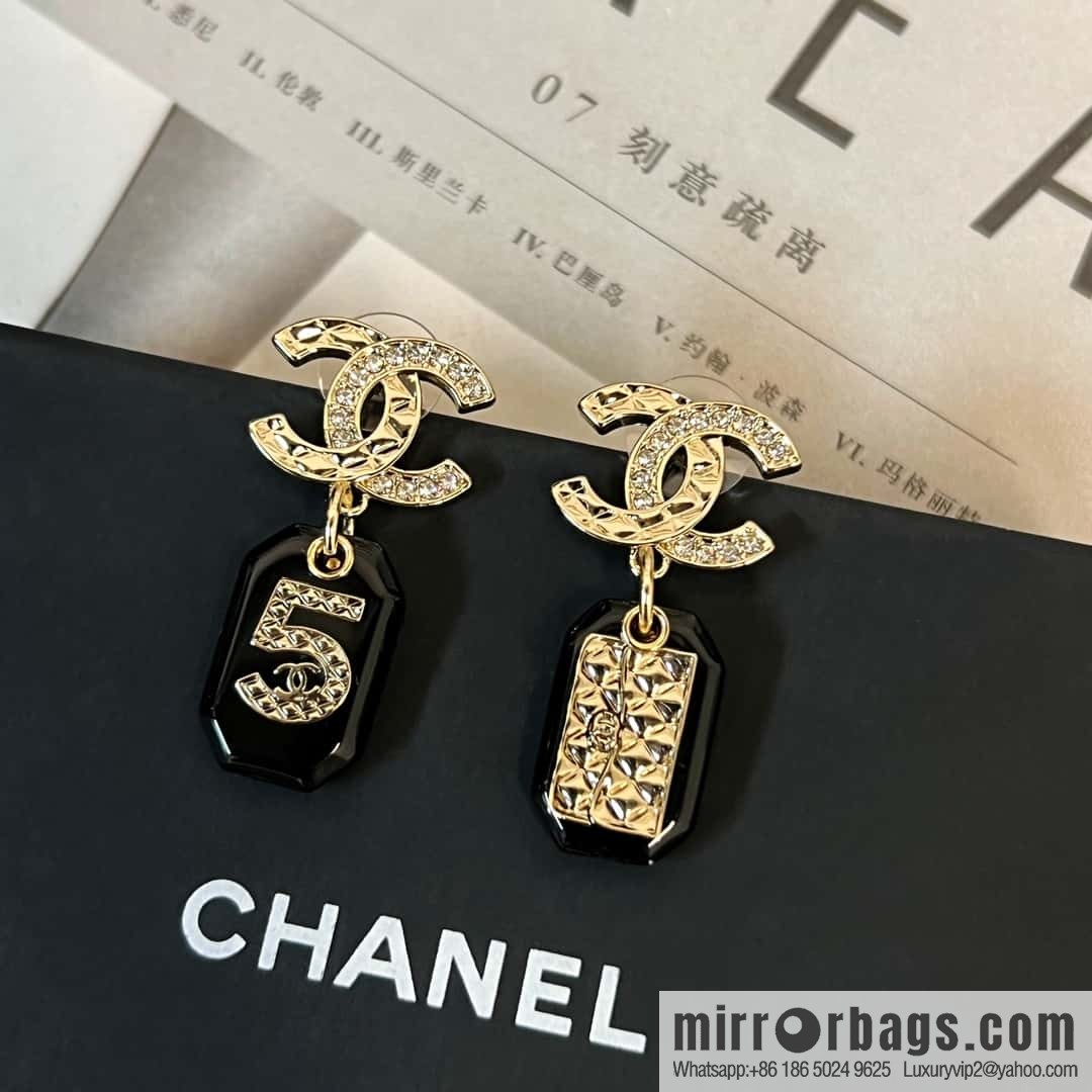 New ☑️ Chanel asymmetrical double c-bar acrylic 5-character stud earrings