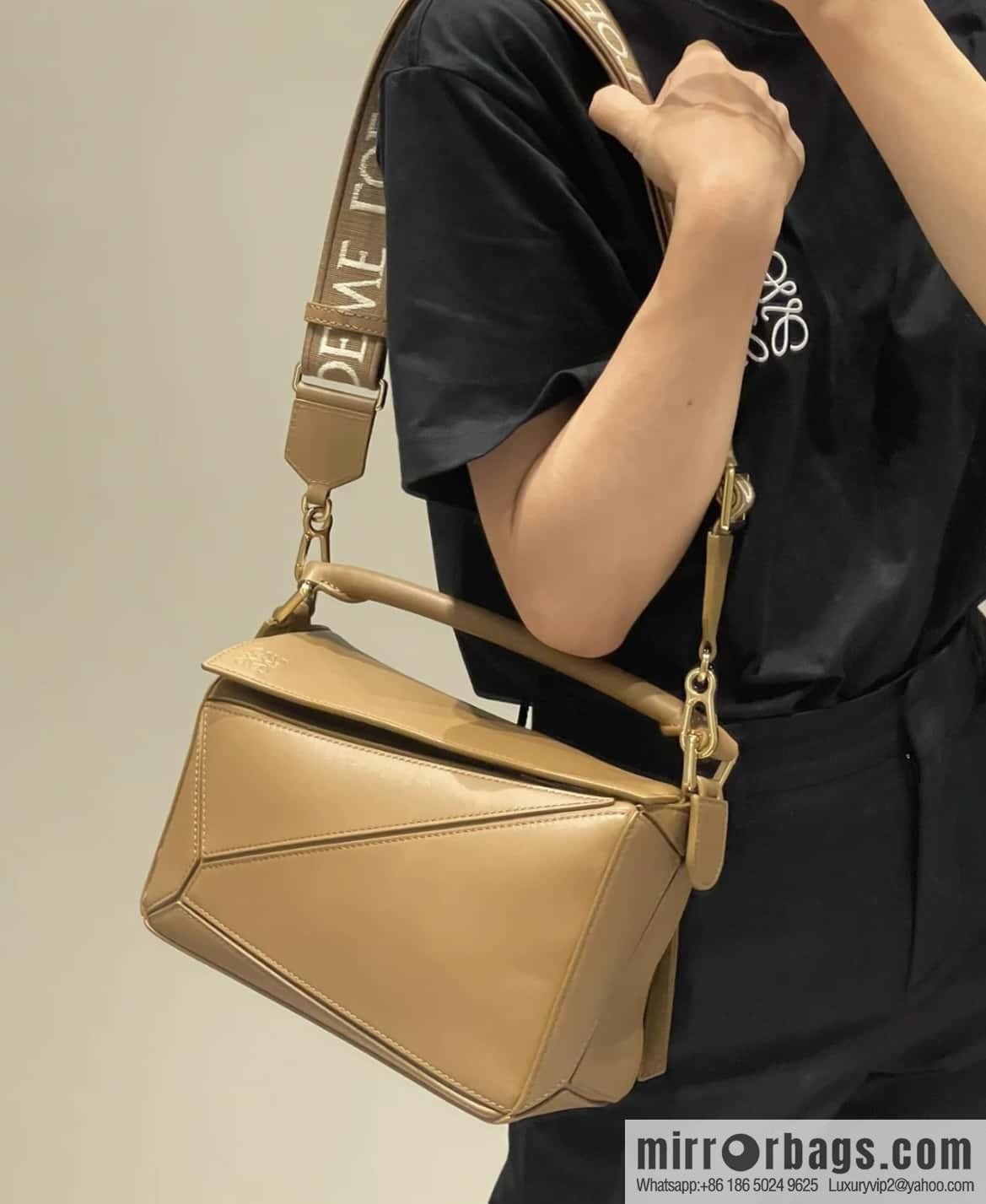 LOEWE Puzzle 24CM bag leather small geometric bag 0189 brown