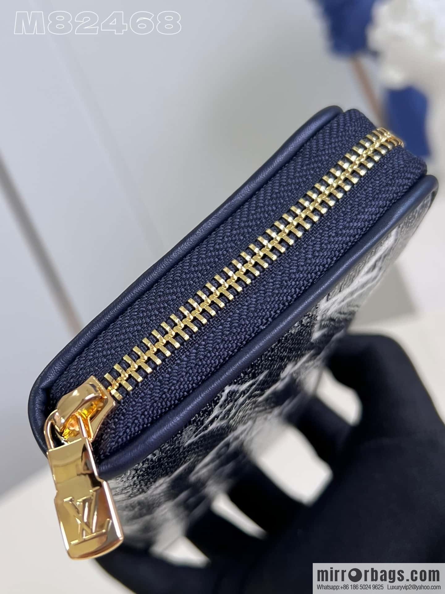 LV M82468 Zippy Wallet