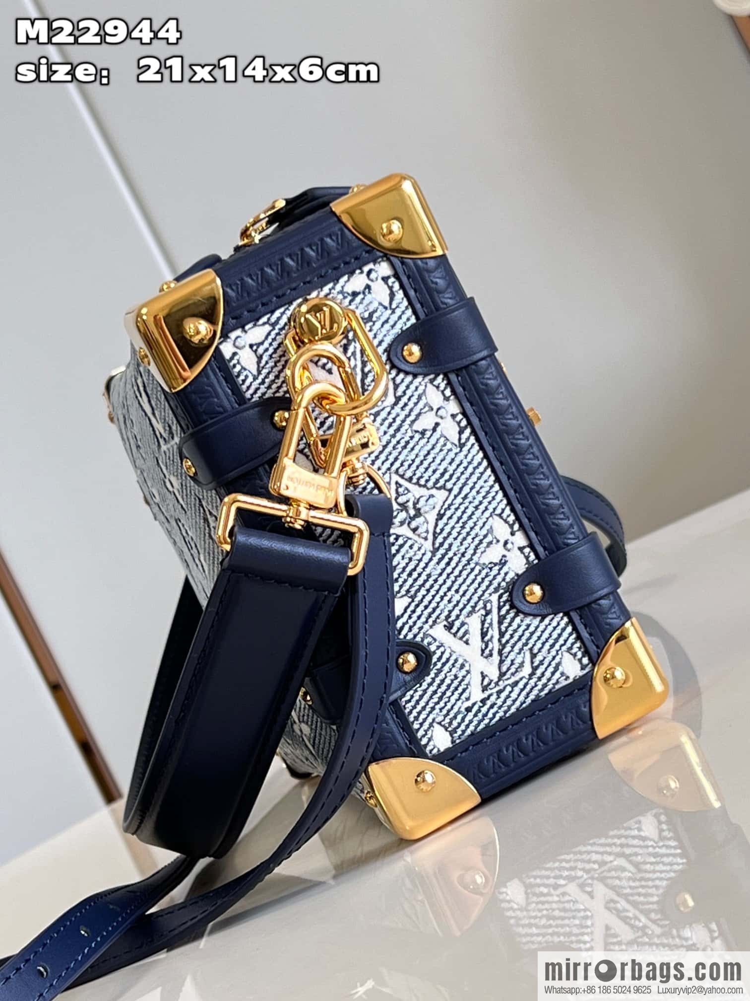 LV M22944 Side Trunk
