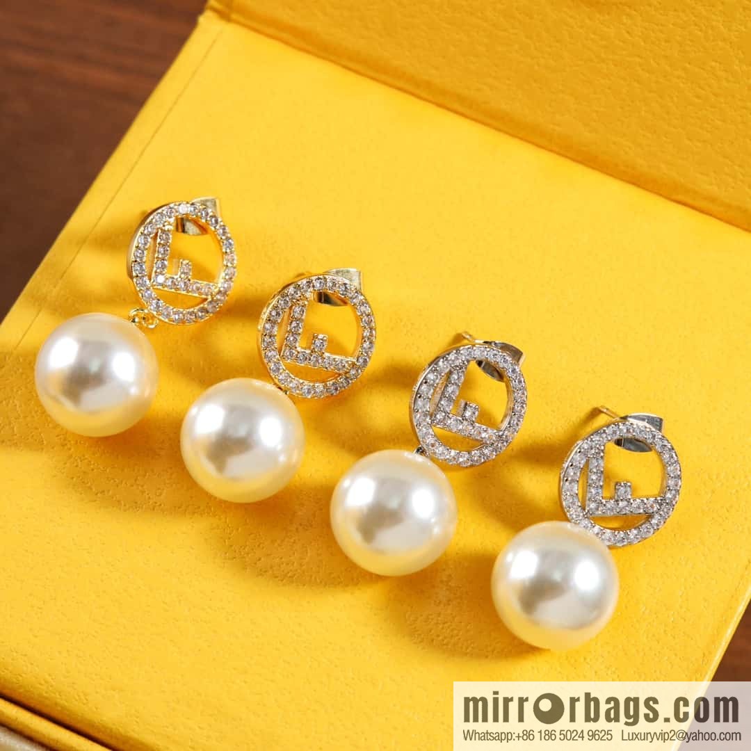 New FENDI Fendi full diamond hollow double F pearl stud earrings