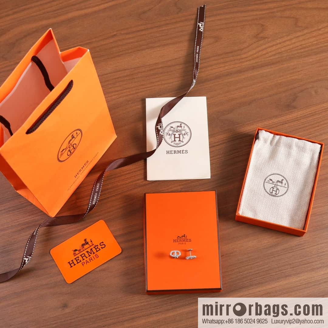 New ☑️ Hermès HERMES full drill pig nose stud earrings