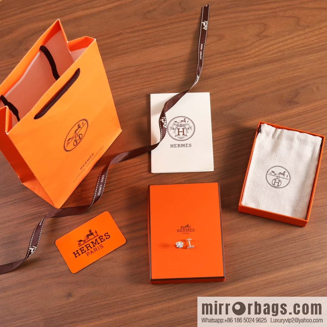 New ☑️ Hermès HERMES smooth pig nose stud earrings