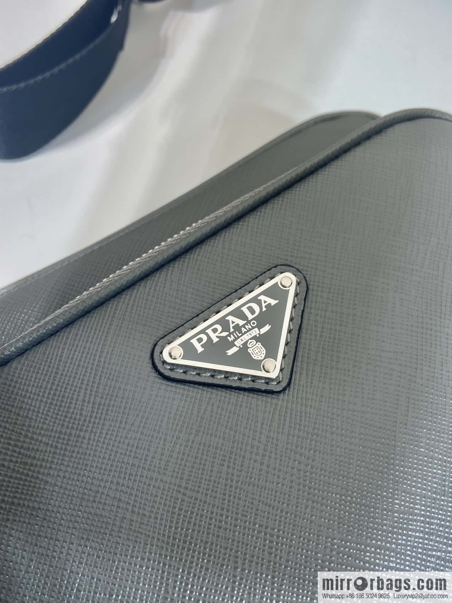 Prada Saffiano leather (fabric) shoulder bag 2VH170