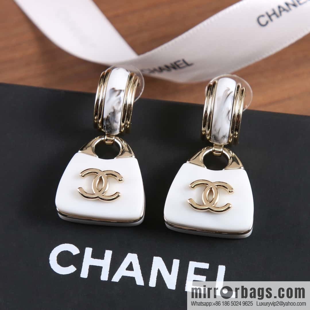New ☑️ Chanel C2 double c acrylic bag 👜 stud earrings