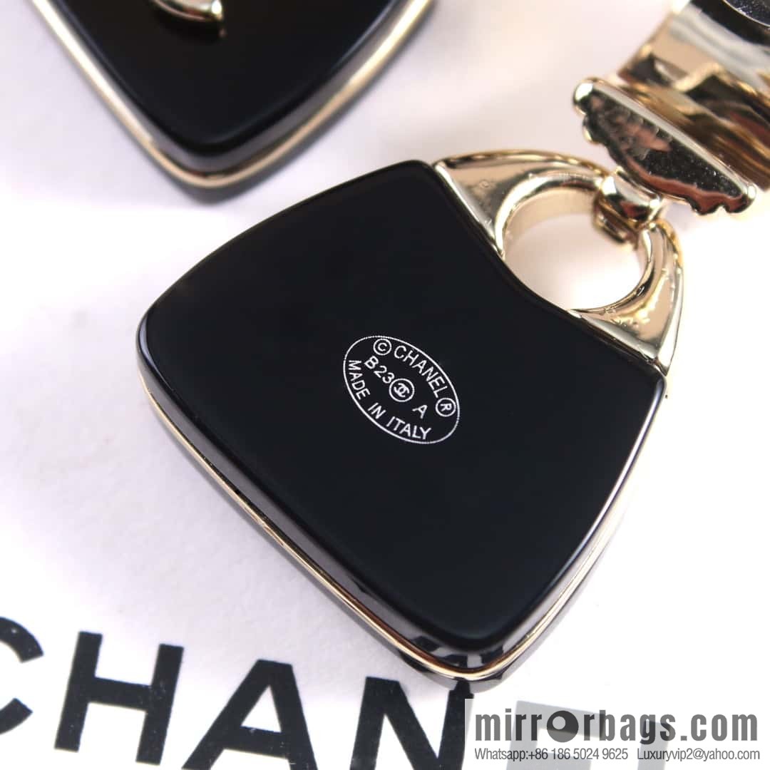 New ☑️ Chanel C2 double c acrylic bag 👜 stud earrings