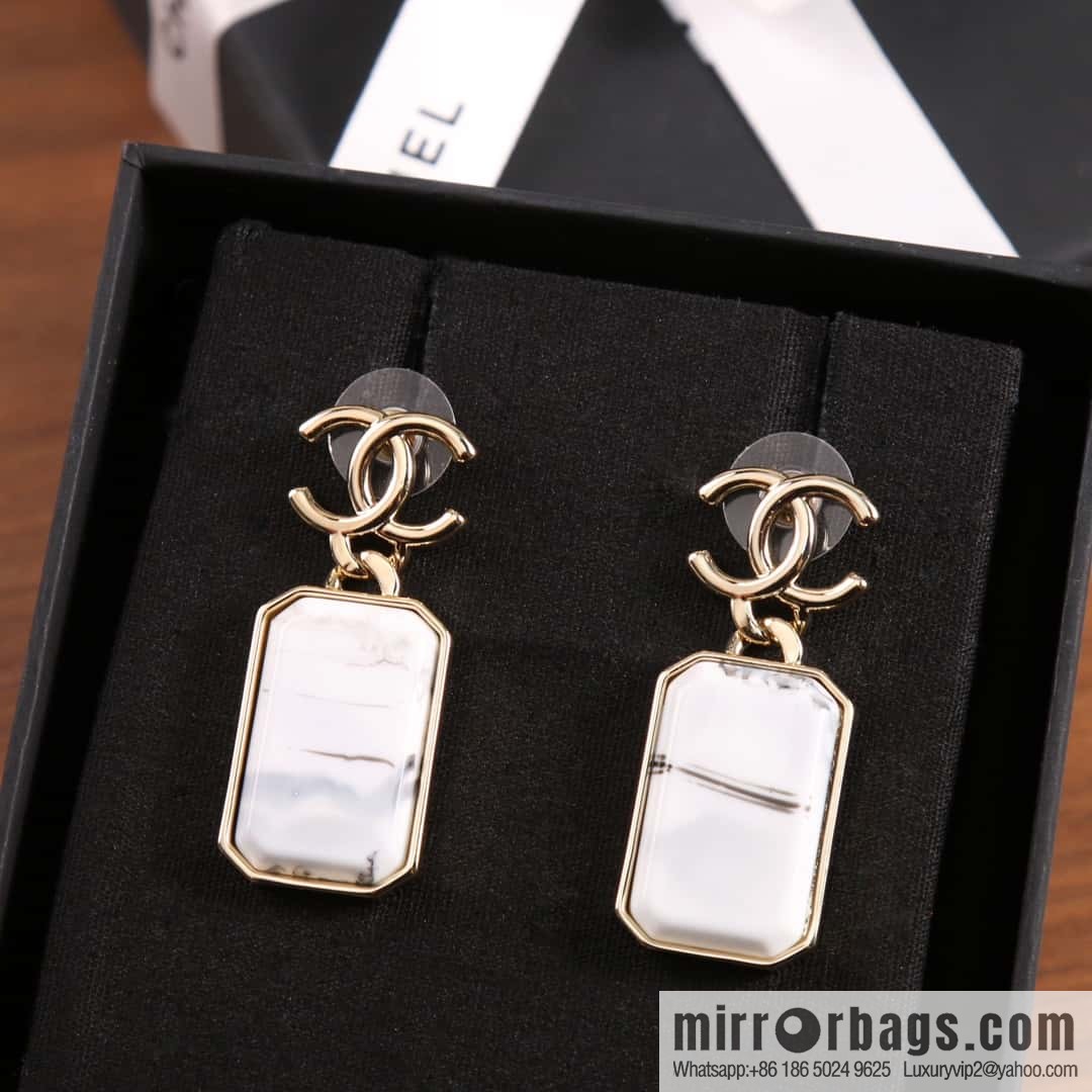 New ☑️ Chanel C2 double c strip earrings