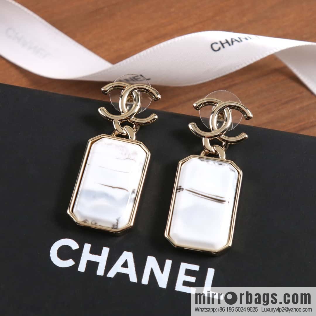 New ☑️ Chanel C2 double c strip earrings