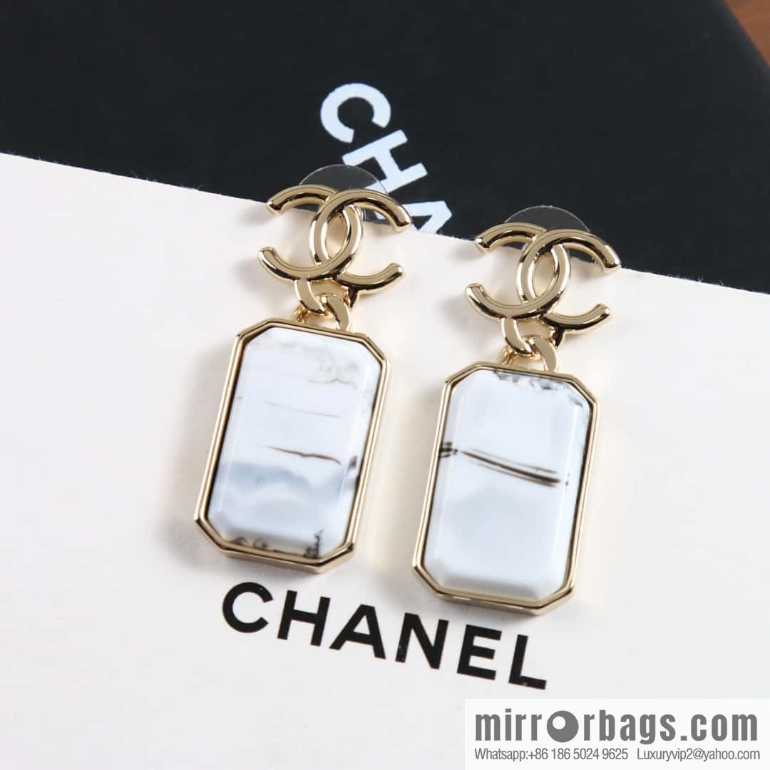 New ☑️ Chanel C2 double c strip earrings
