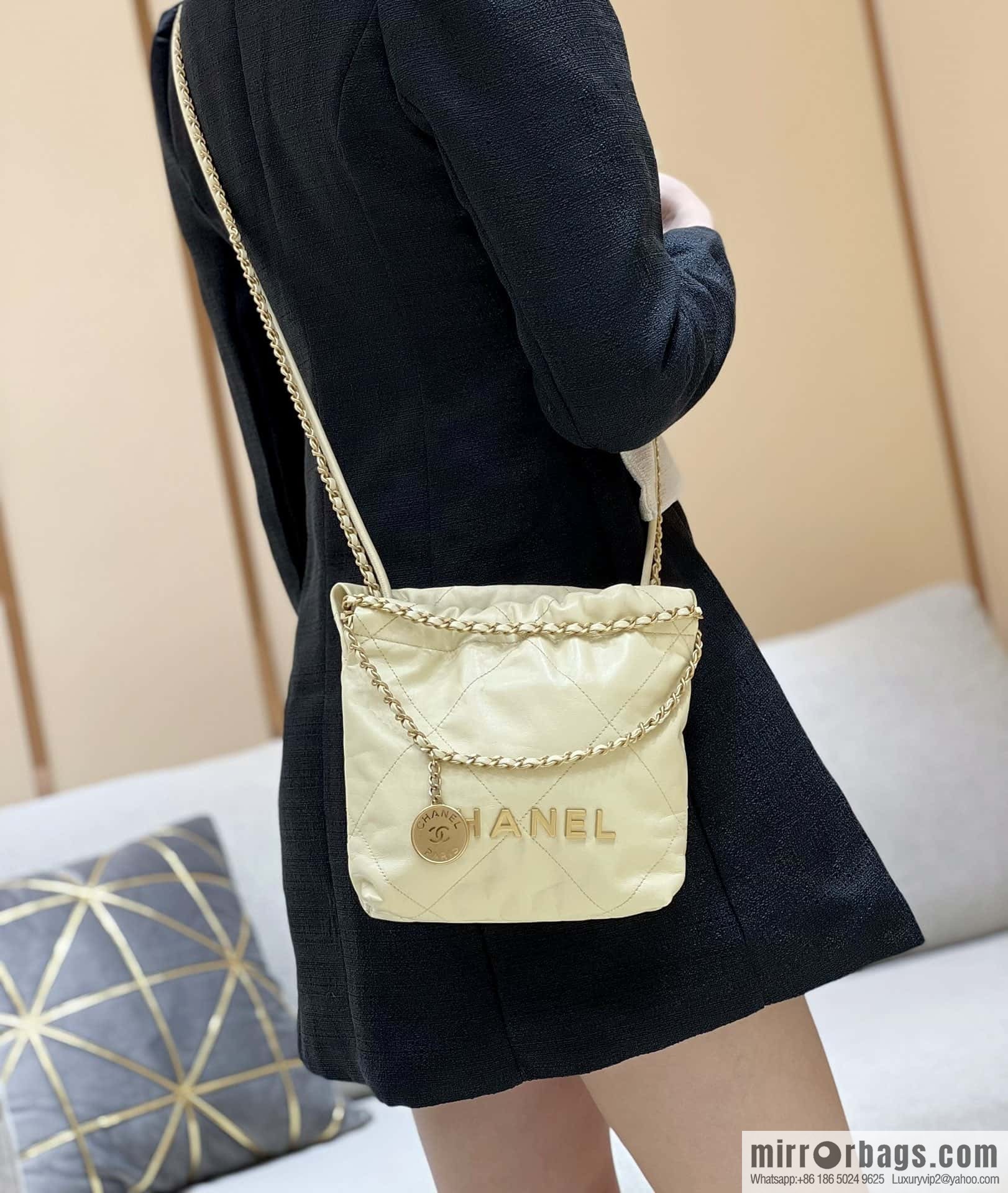 CHANEL 23S spring and summer series mini 22 bags AS3980 chick yellow