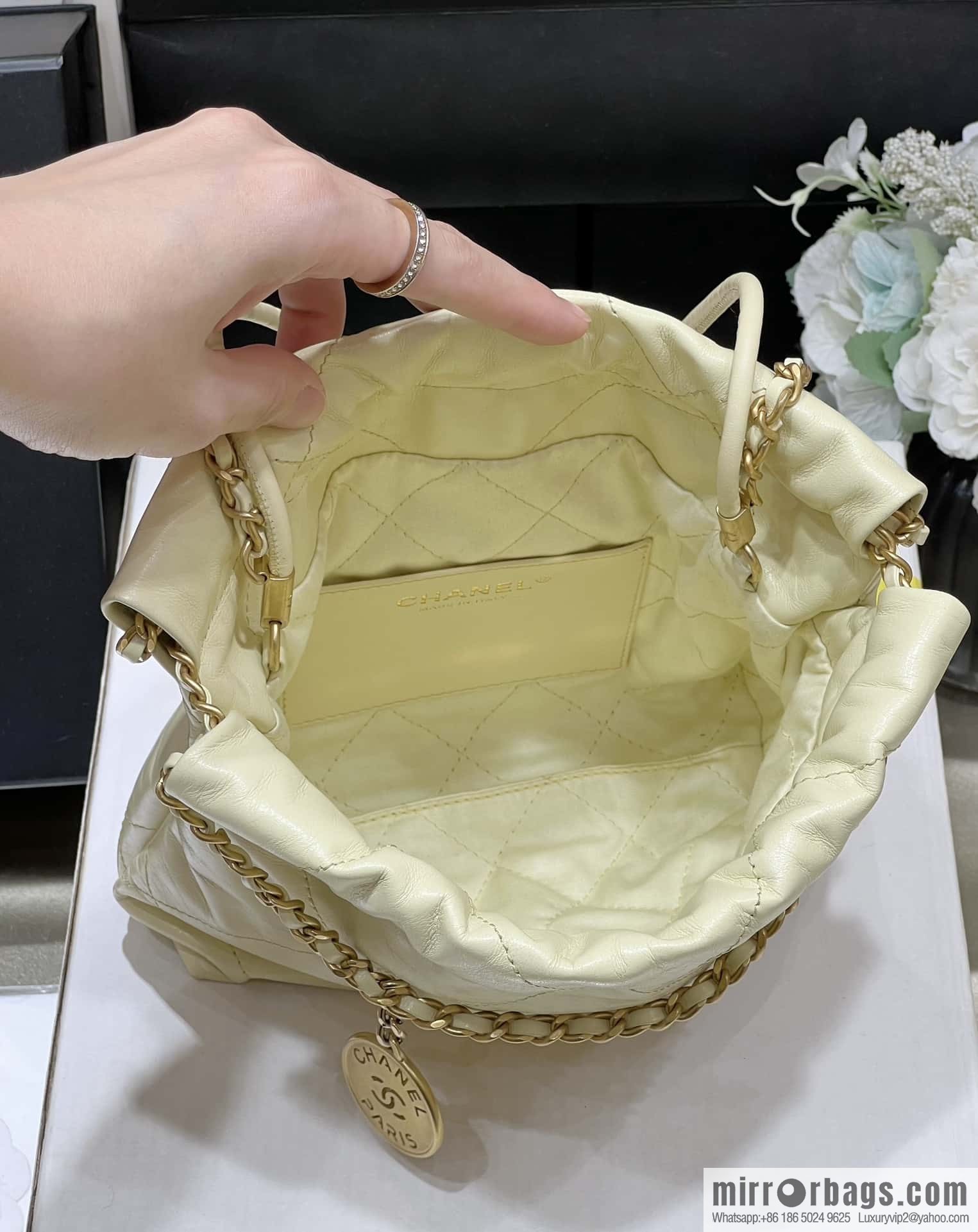 CHANEL 23S spring and summer series mini 22 bags AS3980 chick yellow