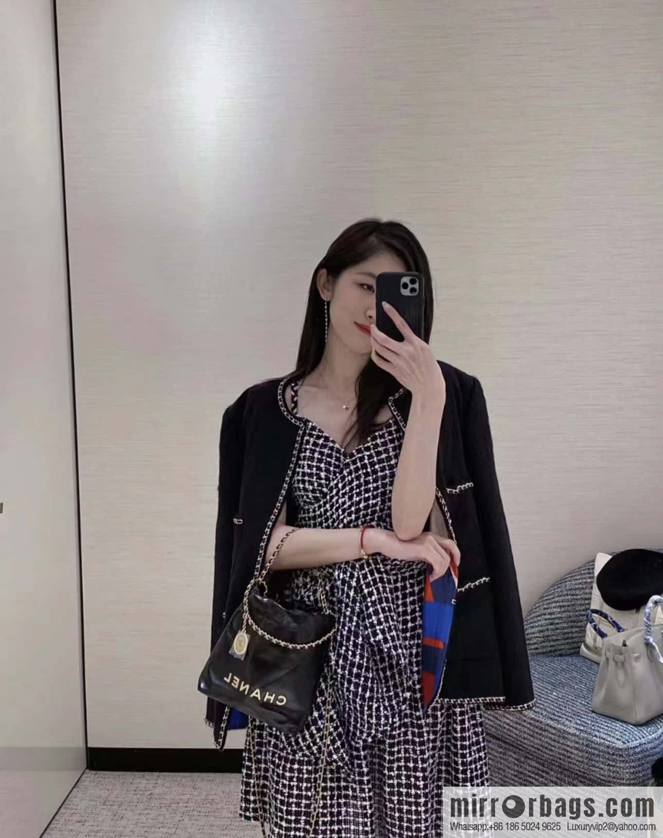 CHANEL 23S spring and summer series mini 22 bags AS3980 black/gold buckle