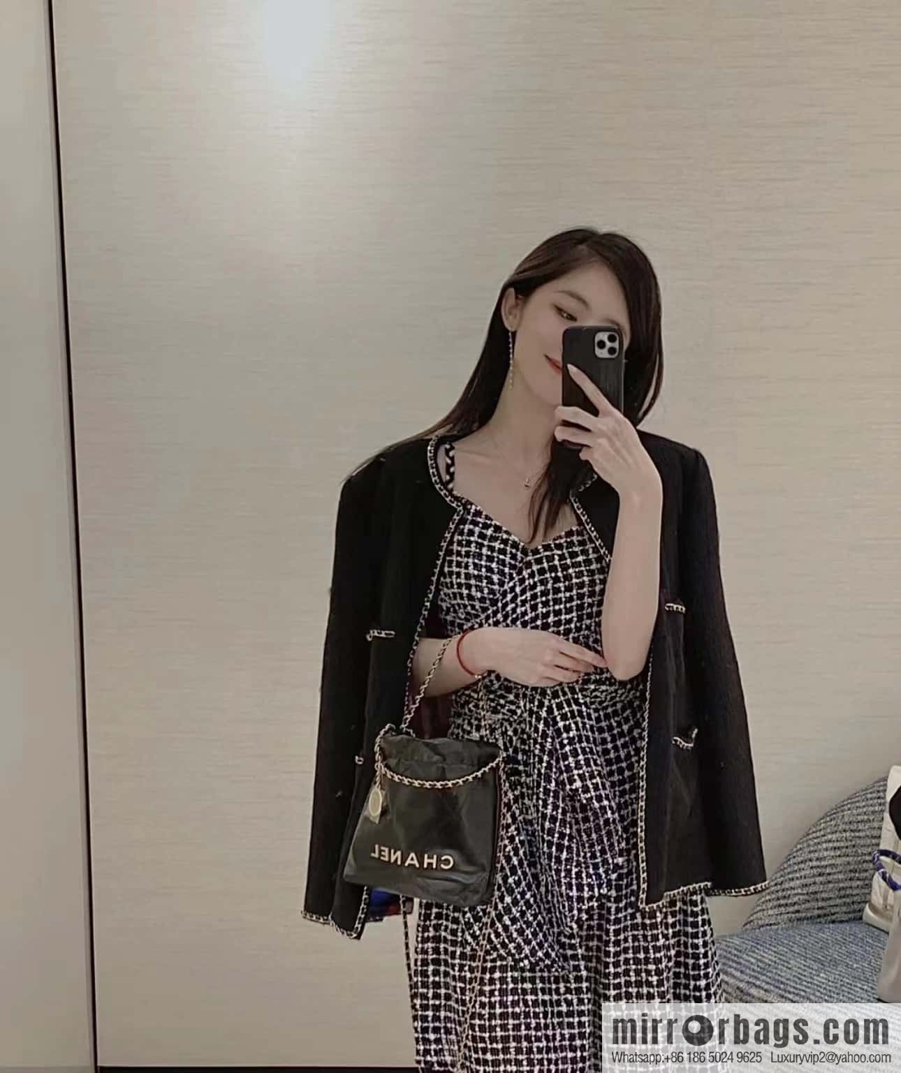 CHANEL 23S spring and summer series mini 22 bags AS3980 black/gold buckle