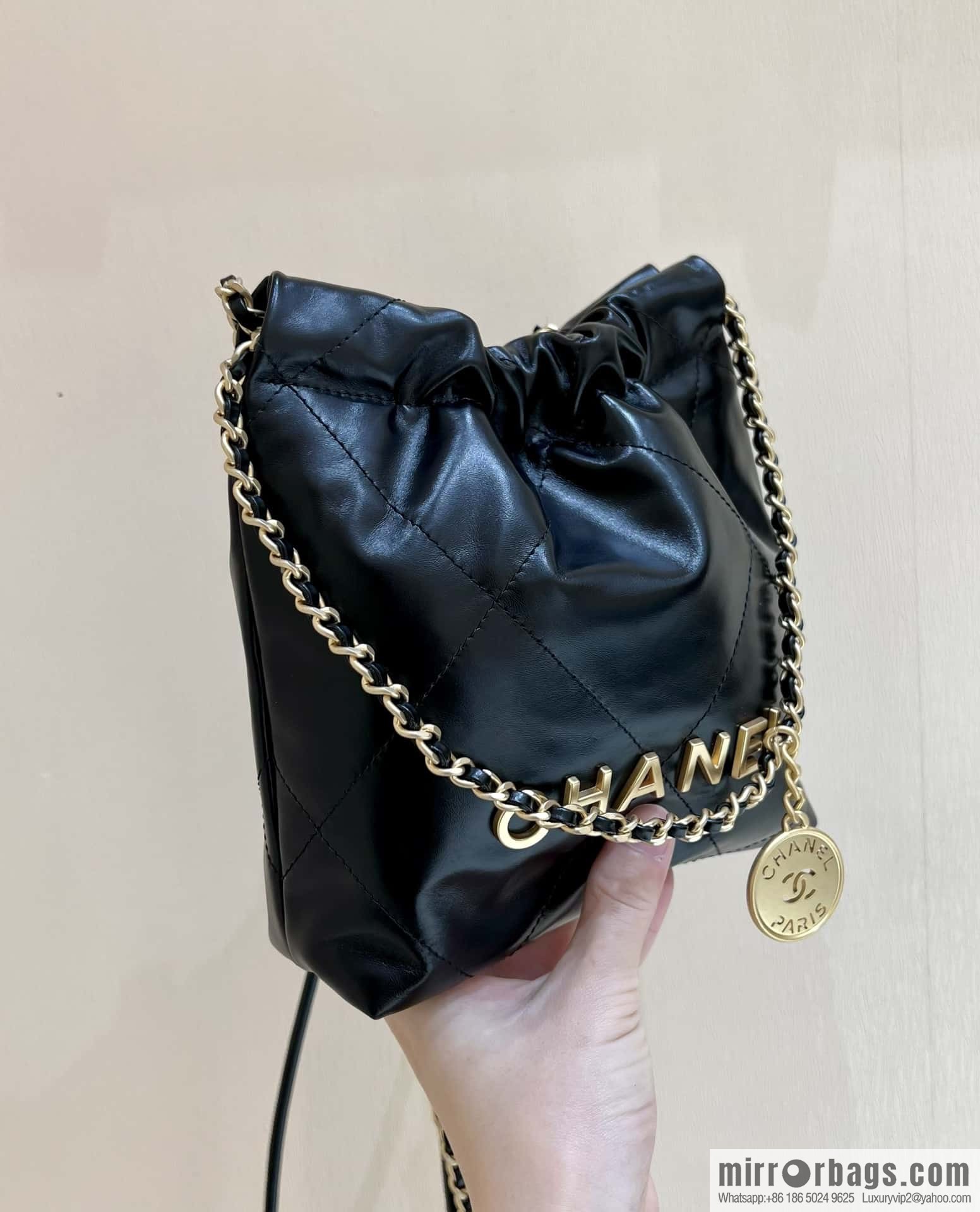 CHANEL 23S spring and summer series mini 22 bags AS3980 black/gold buckle