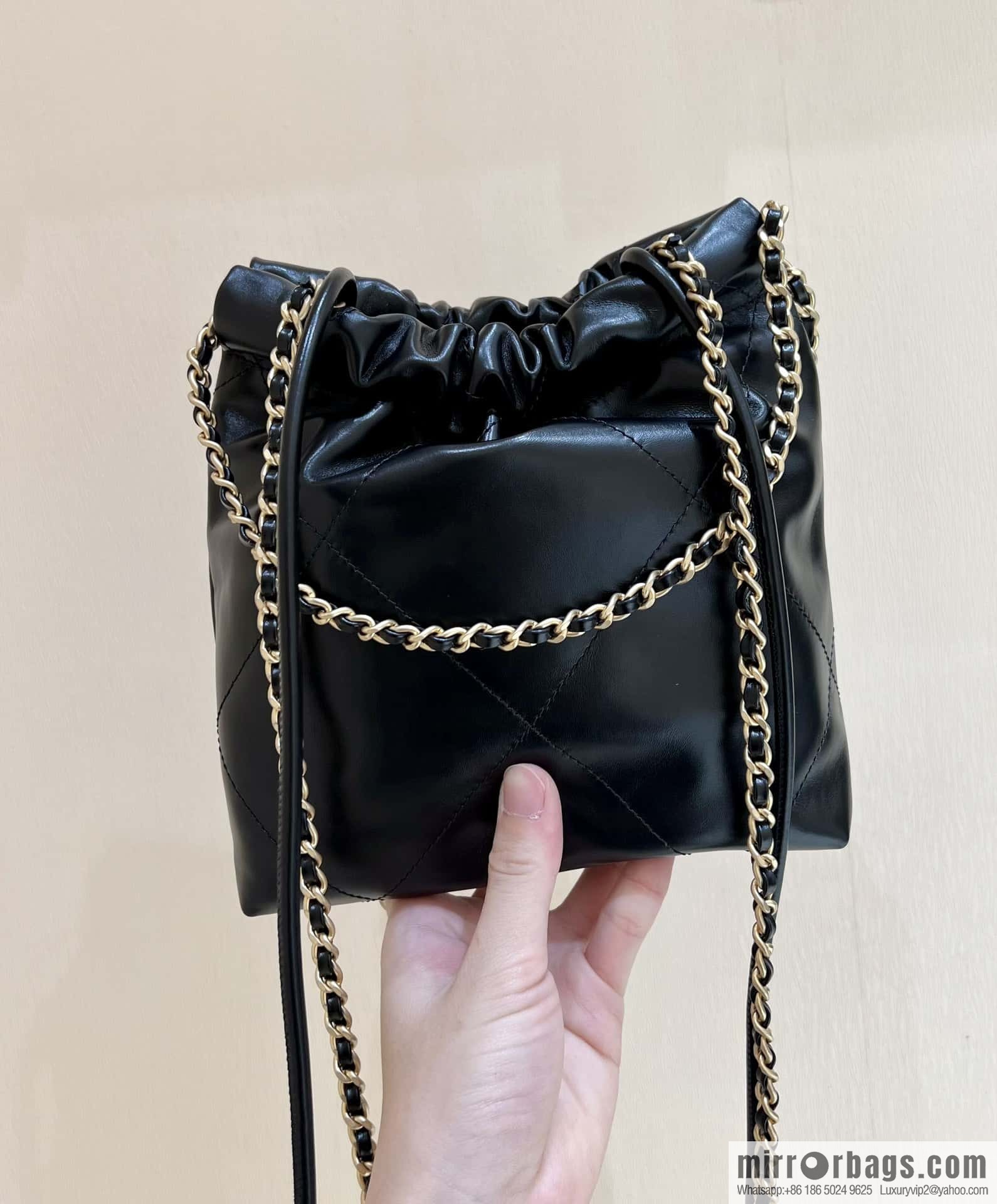 CHANEL 23S spring and summer series mini 22 bags AS3980 black/gold buckle