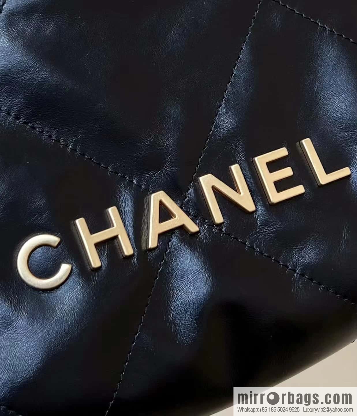 CHANEL 23S spring and summer series mini 22 bags AS3980 black/gold buckle