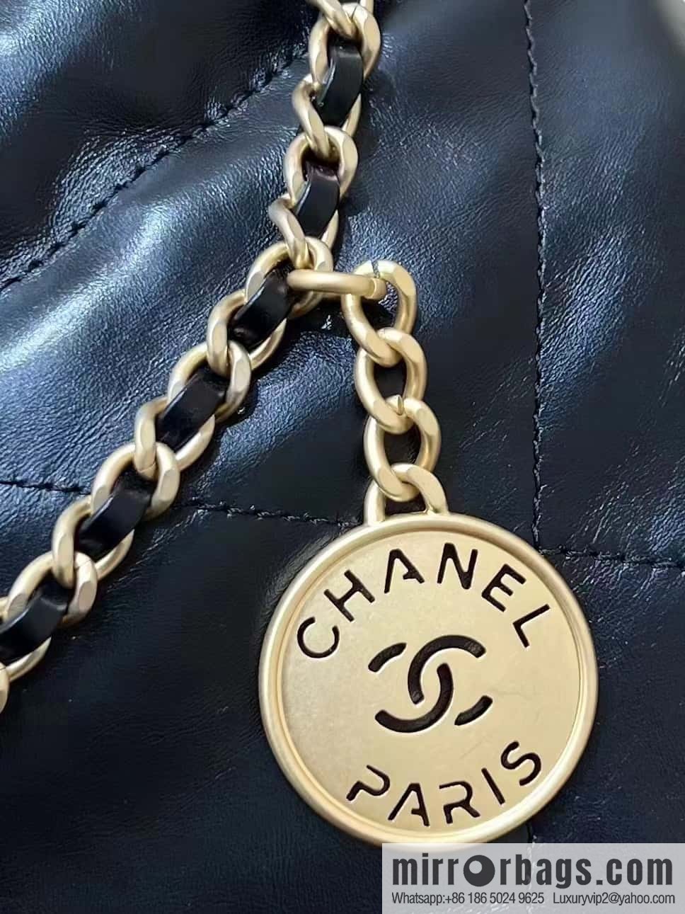 CHANEL 23S spring and summer series mini 22 bags AS3980 black/gold buckle