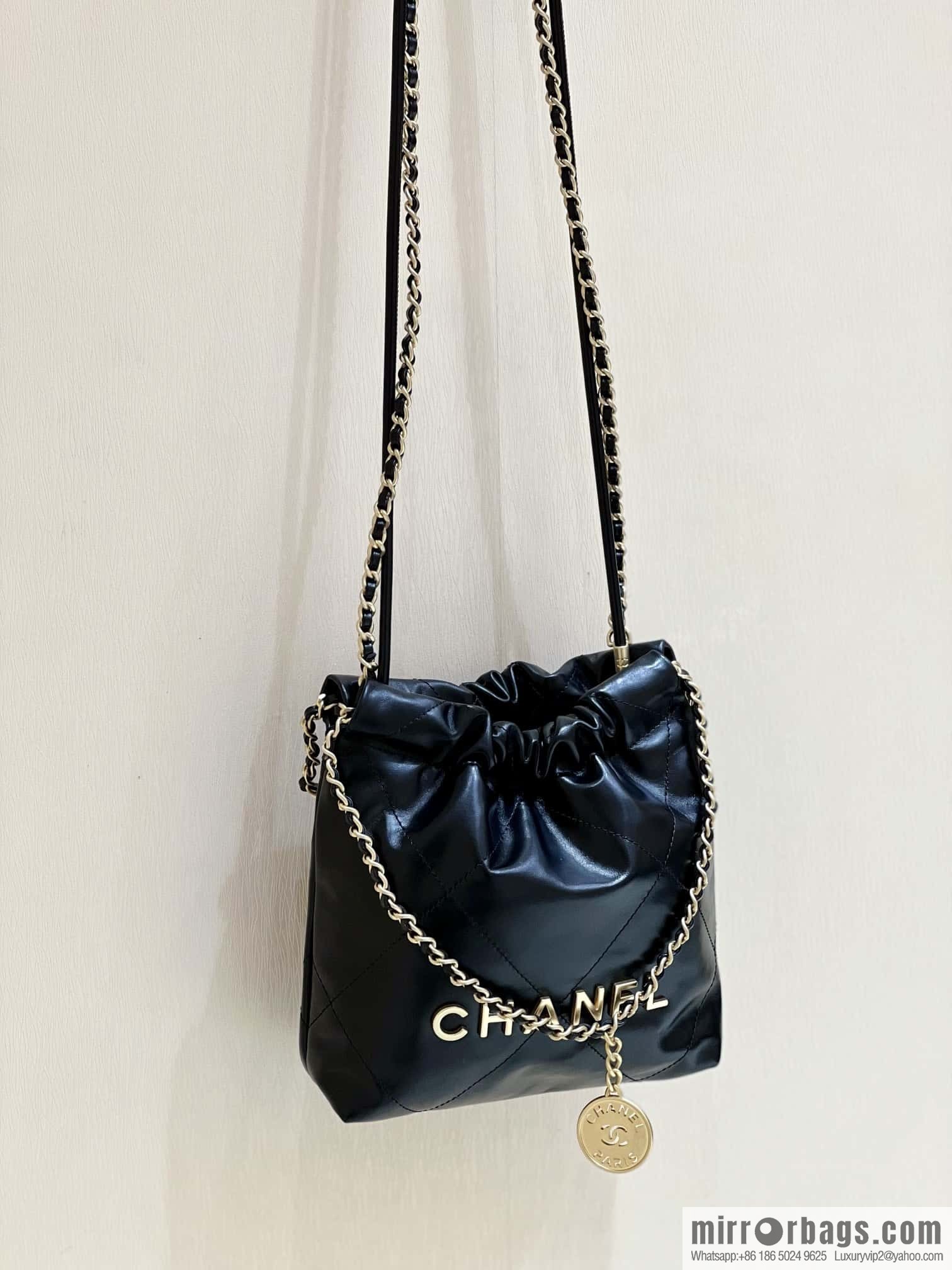 CHANEL 23S spring and summer series mini 22 bags AS3980 black/gold buckle
