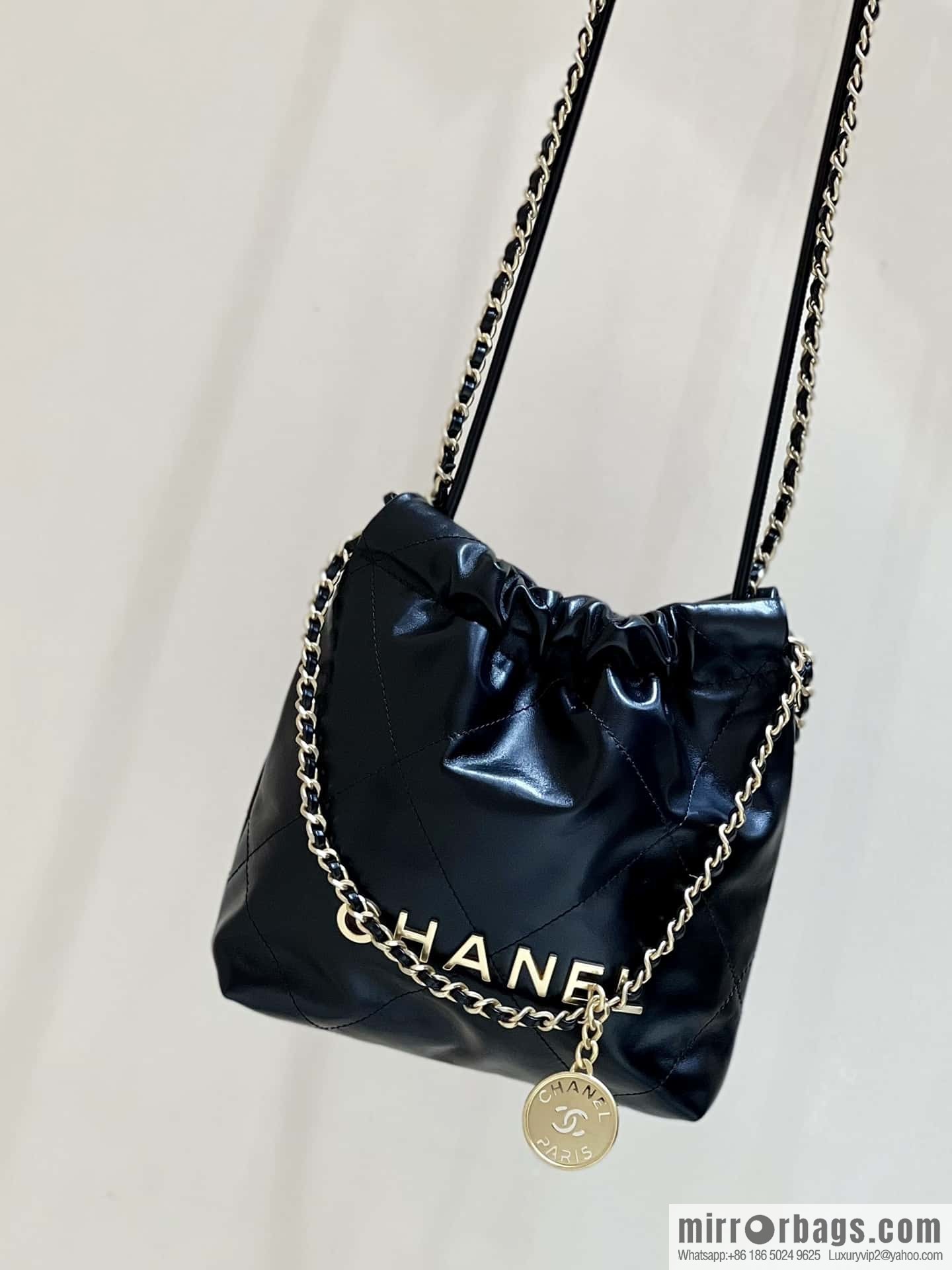 CHANEL 23S spring and summer series mini 22 bags AS3980 black/gold buckle
