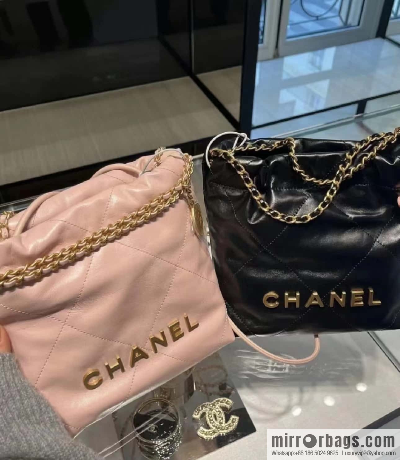 CHANEL 23S spring and summer series mini 22 bags AS3980 pink/gold buckle