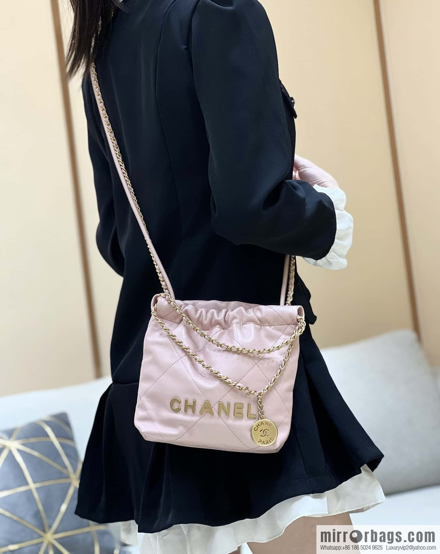 CHANEL 23S spring and summer series mini 22 bags AS3980 pink/gold buckle