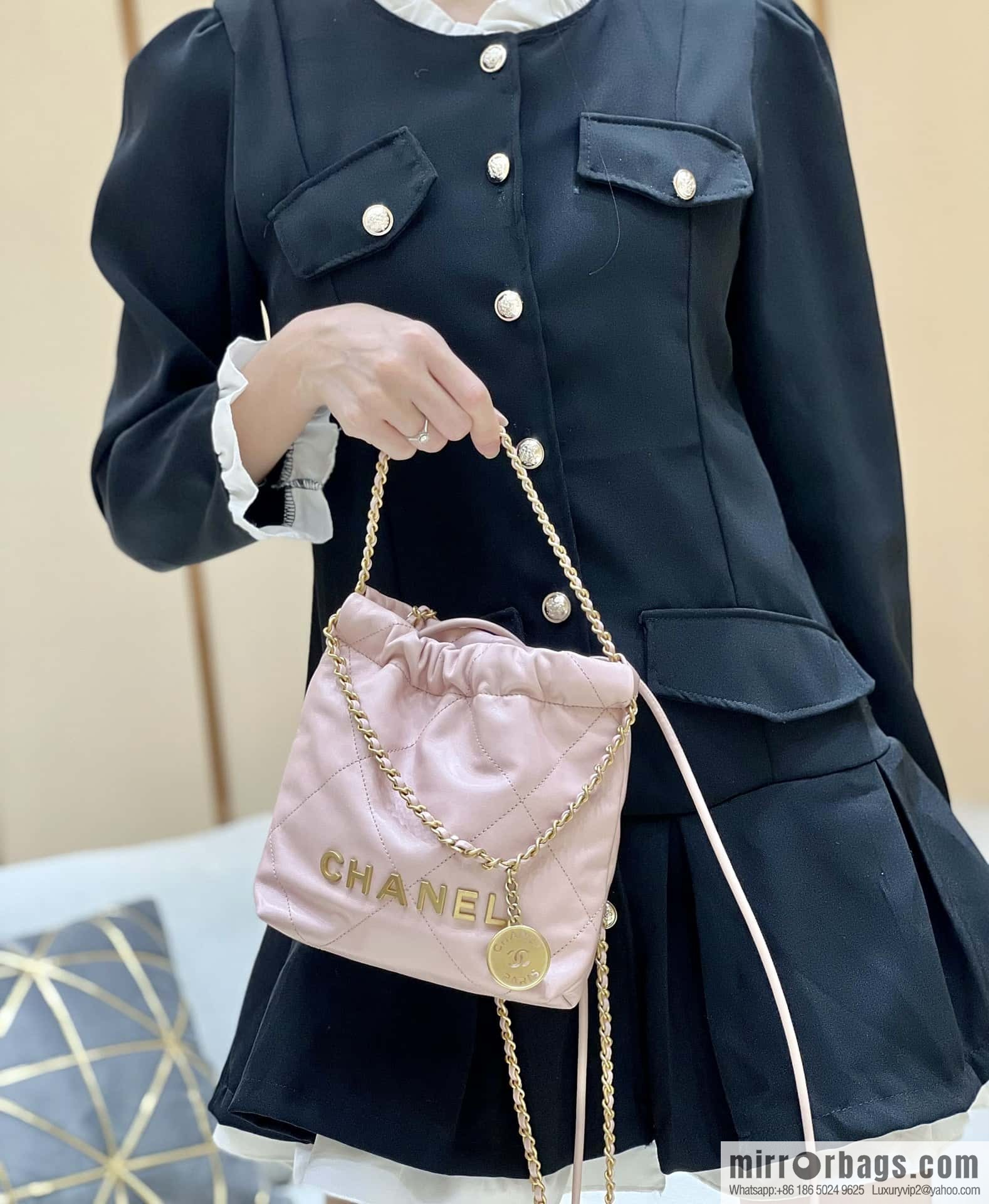 CHANEL 23S spring and summer series mini 22 bags AS3980 pink/gold buckle