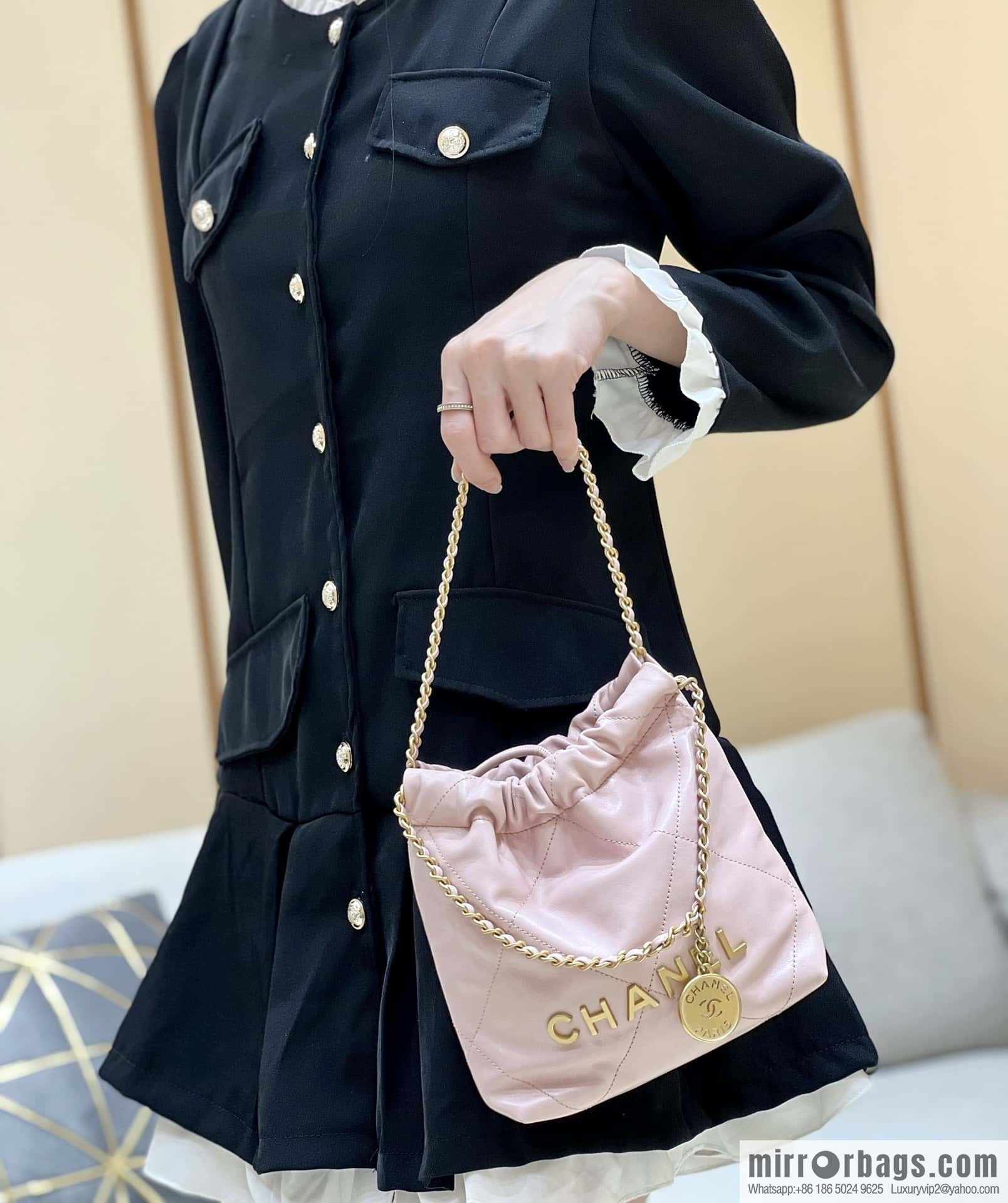 CHANEL 23S spring and summer series mini 22 bags AS3980 pink/gold buckle