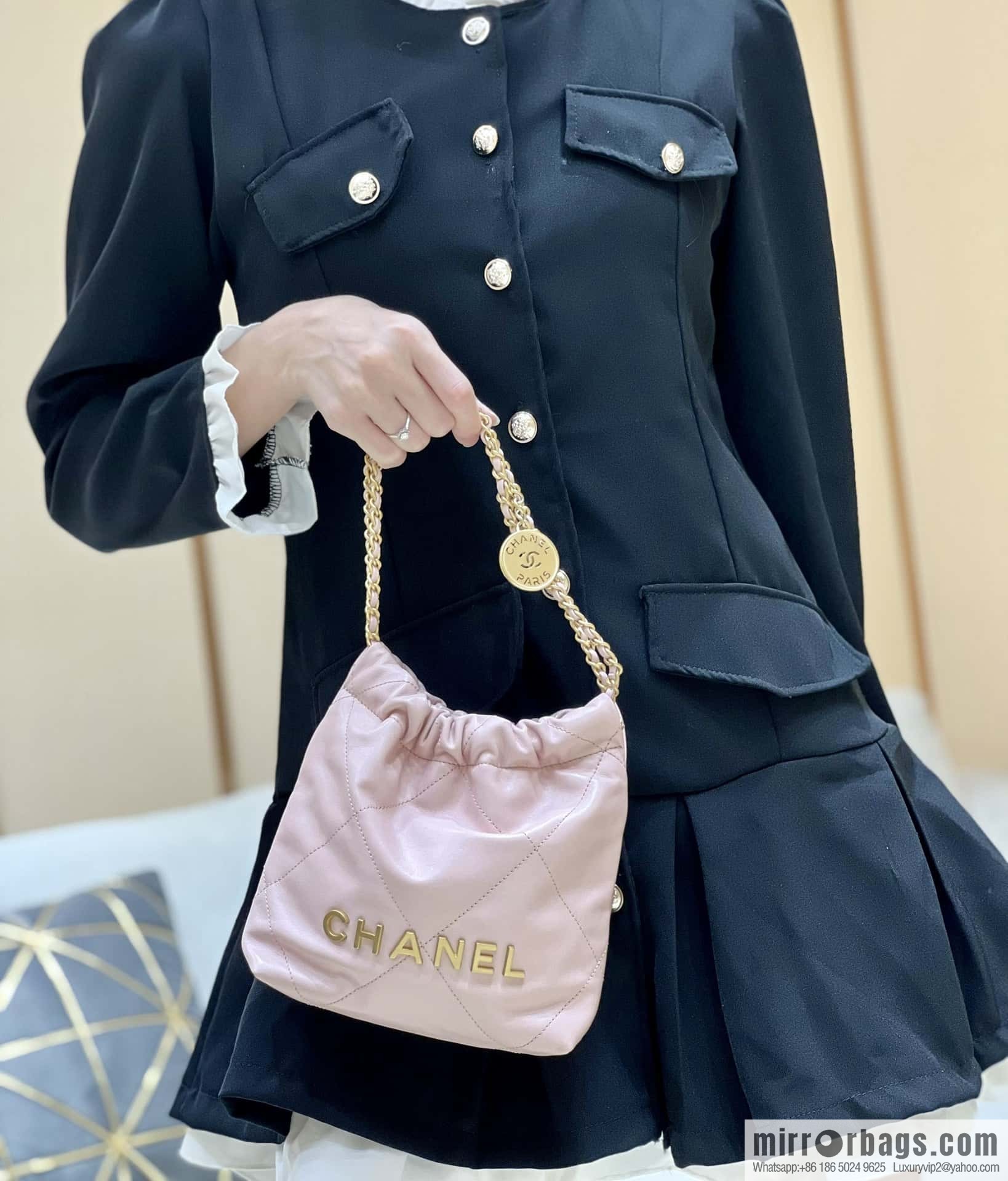 CHANEL 23S spring and summer series mini 22 bags AS3980 pink/gold buckle