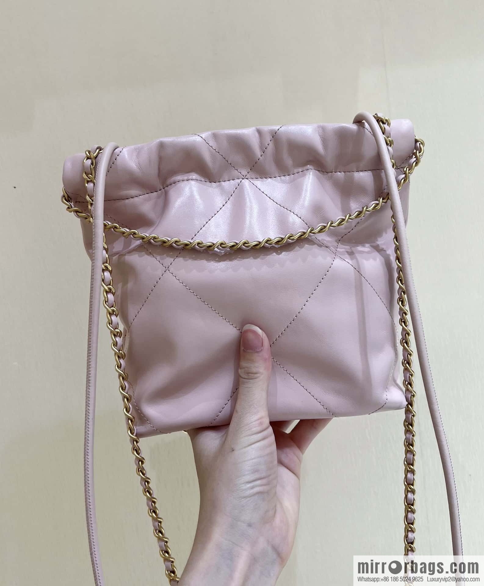 CHANEL 23S spring and summer series mini 22 bags AS3980 pink/gold buckle