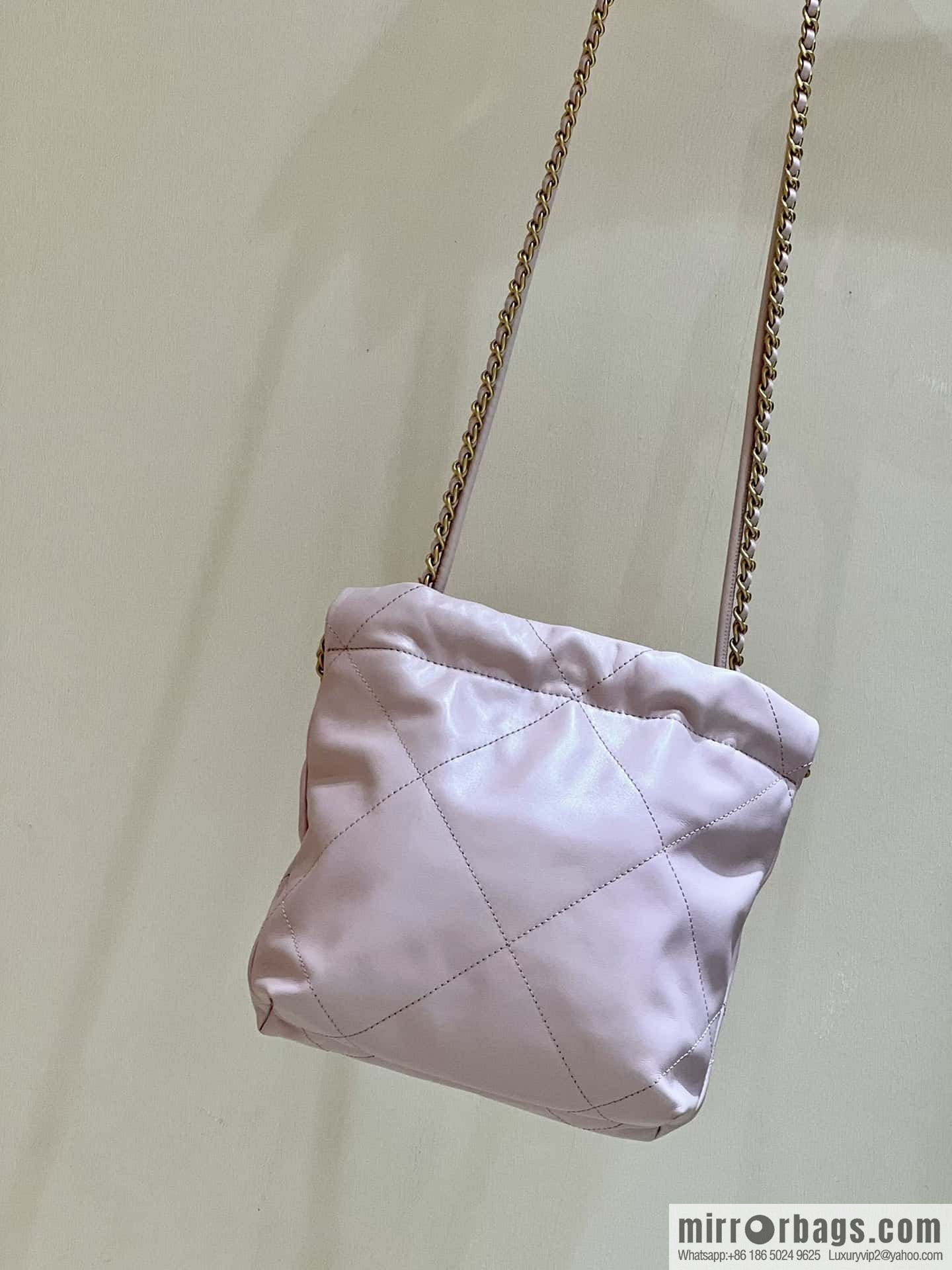 CHANEL 23S spring and summer series mini 22 bags AS3980 pink/gold buckle