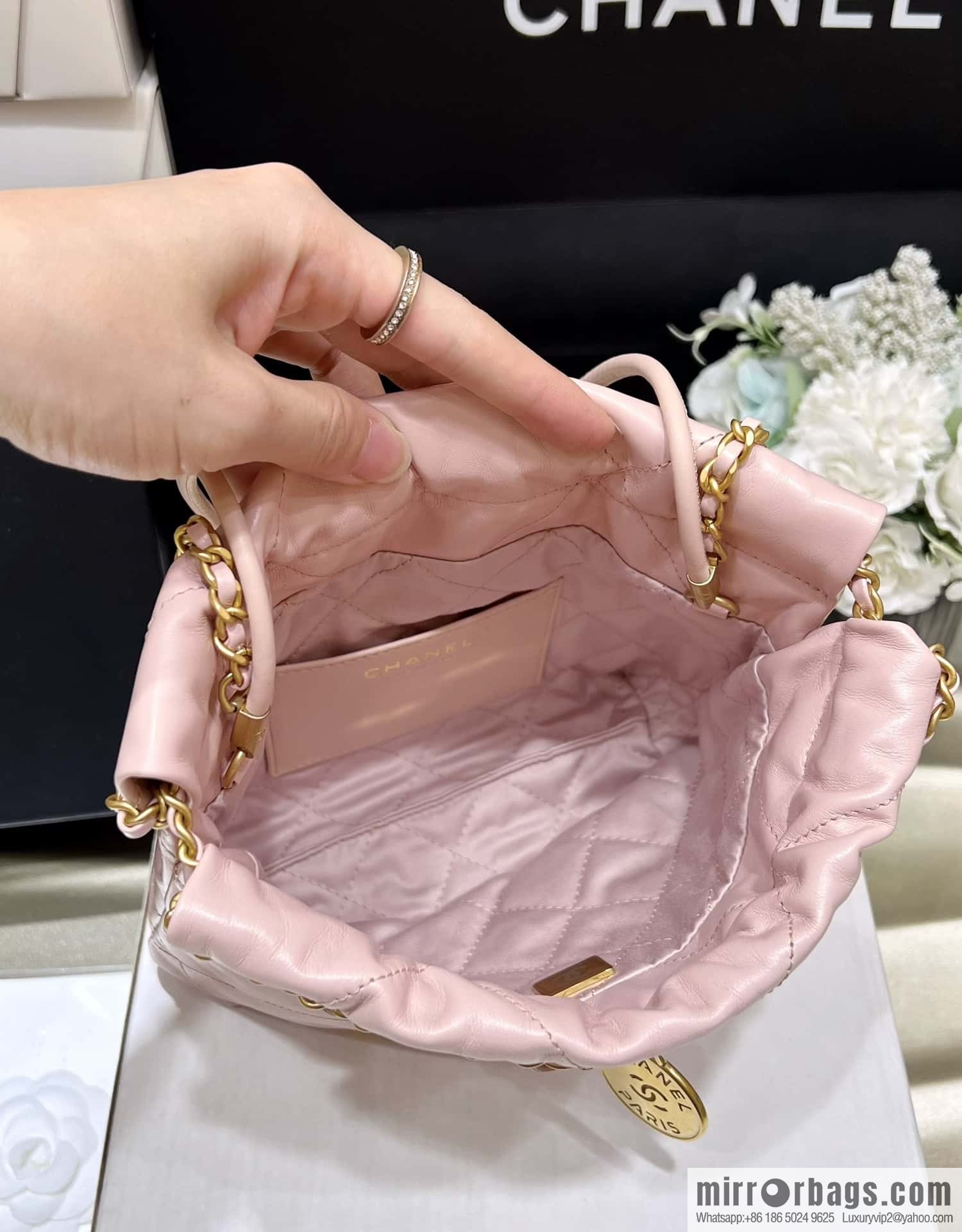 CHANEL 23S spring and summer series mini 22 bags AS3980 pink/gold buckle